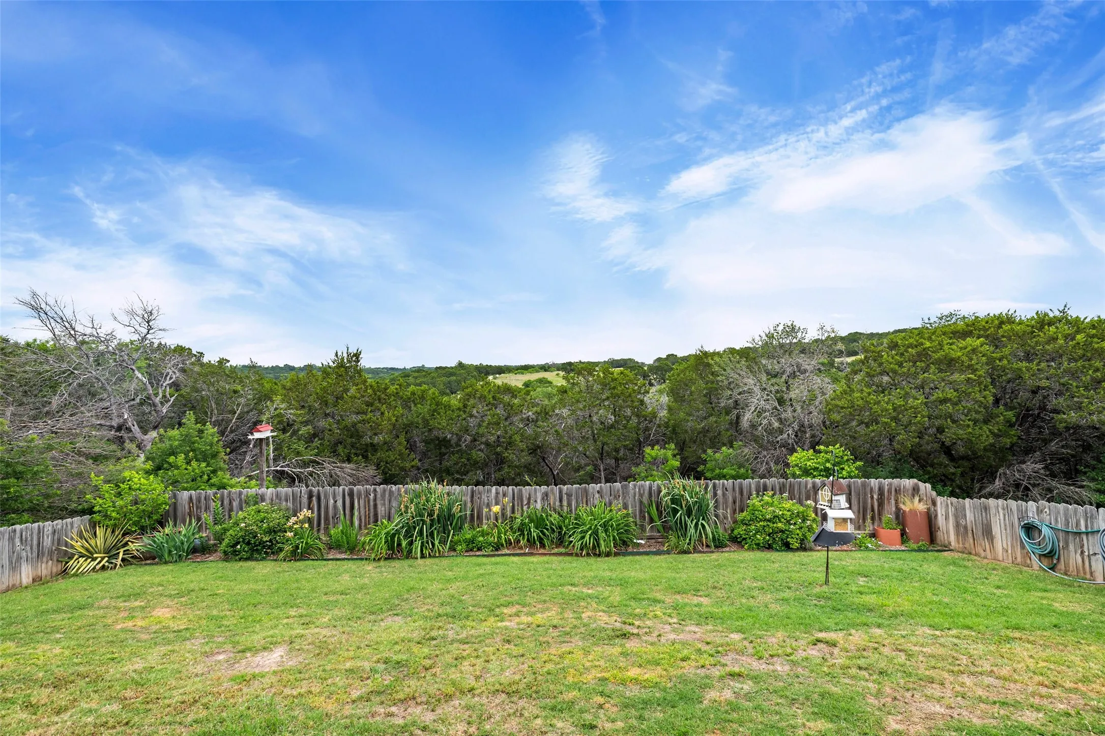Single Family Residence For Sale in Hood County , 2809 Wind Point Court, Tolar, Texas 76476, 4 Bedroom, 3 Bathroom, 3 Garage spaces, 2,567 Sqft, built in 2007, mls#21266374, Real Estate Agent in Tolar, Homes For Sale in Hood county, Homes For Sale in Tolar, Realtor in Tolar Texas, Real Estate Brokerage Independent Realty Texas, Luminita Cordes Realtor
