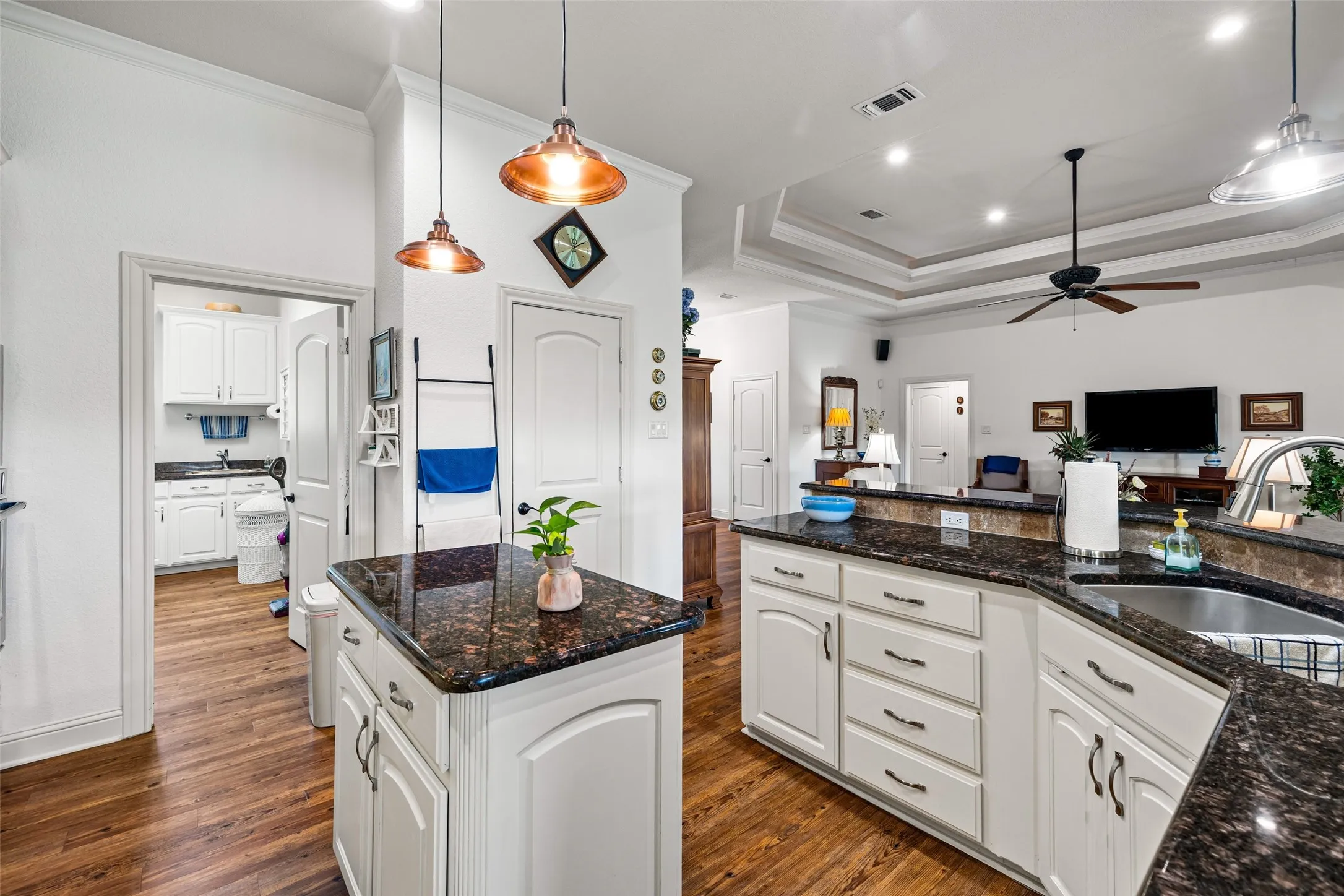 Single Family Residence For Sale in Hood County , 2809 Wind Point Court, Tolar, Texas 76476, 4 Bedroom, 3 Bathroom, 3 Garage spaces, 2,567 Sqft, built in 2007, mls#21266374, Real Estate Agent in Tolar, Homes For Sale in Hood county, Homes For Sale in Tolar, Realtor in Tolar Texas, Real Estate Brokerage Independent Realty Texas, Luminita Cordes Realtor