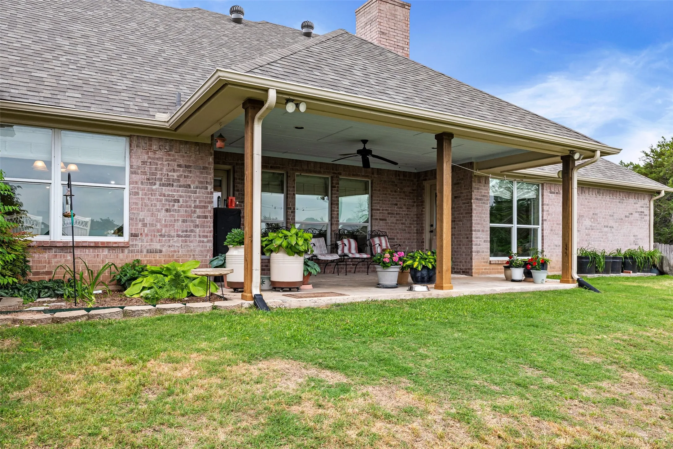 Single Family Residence For Sale in Hood County , 2809 Wind Point Court, Tolar, Texas 76476, 4 Bedroom, 3 Bathroom, 3 Garage spaces, 2,567 Sqft, built in 2007, mls#21266374, Real Estate Agent in Tolar, Homes For Sale in Hood county, Homes For Sale in Tolar, Realtor in Tolar Texas, Real Estate Brokerage Independent Realty Texas, Luminita Cordes Realtor