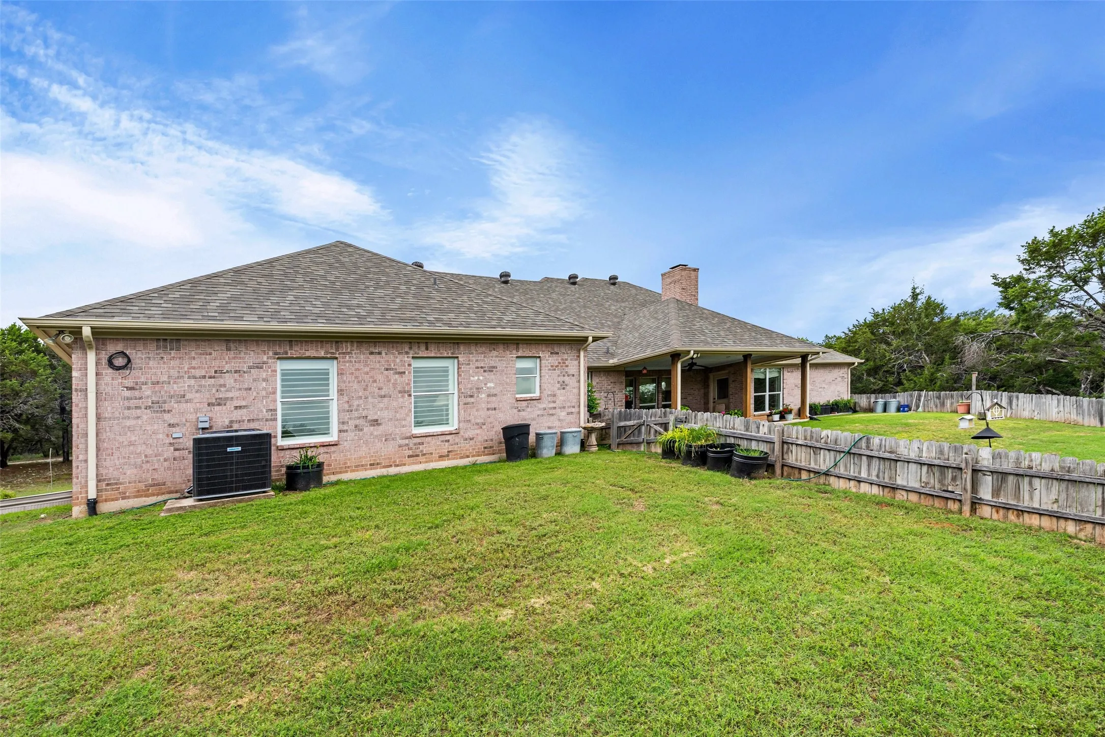 Single Family Residence For Sale in Hood County , 2809 Wind Point Court, Tolar, Texas 76476, 4 Bedroom, 3 Bathroom, 3 Garage spaces, 2,567 Sqft, built in 2007, mls#21266374, Real Estate Agent in Tolar, Homes For Sale in Hood county, Homes For Sale in Tolar, Realtor in Tolar Texas, Real Estate Brokerage Independent Realty Texas, Luminita Cordes Realtor