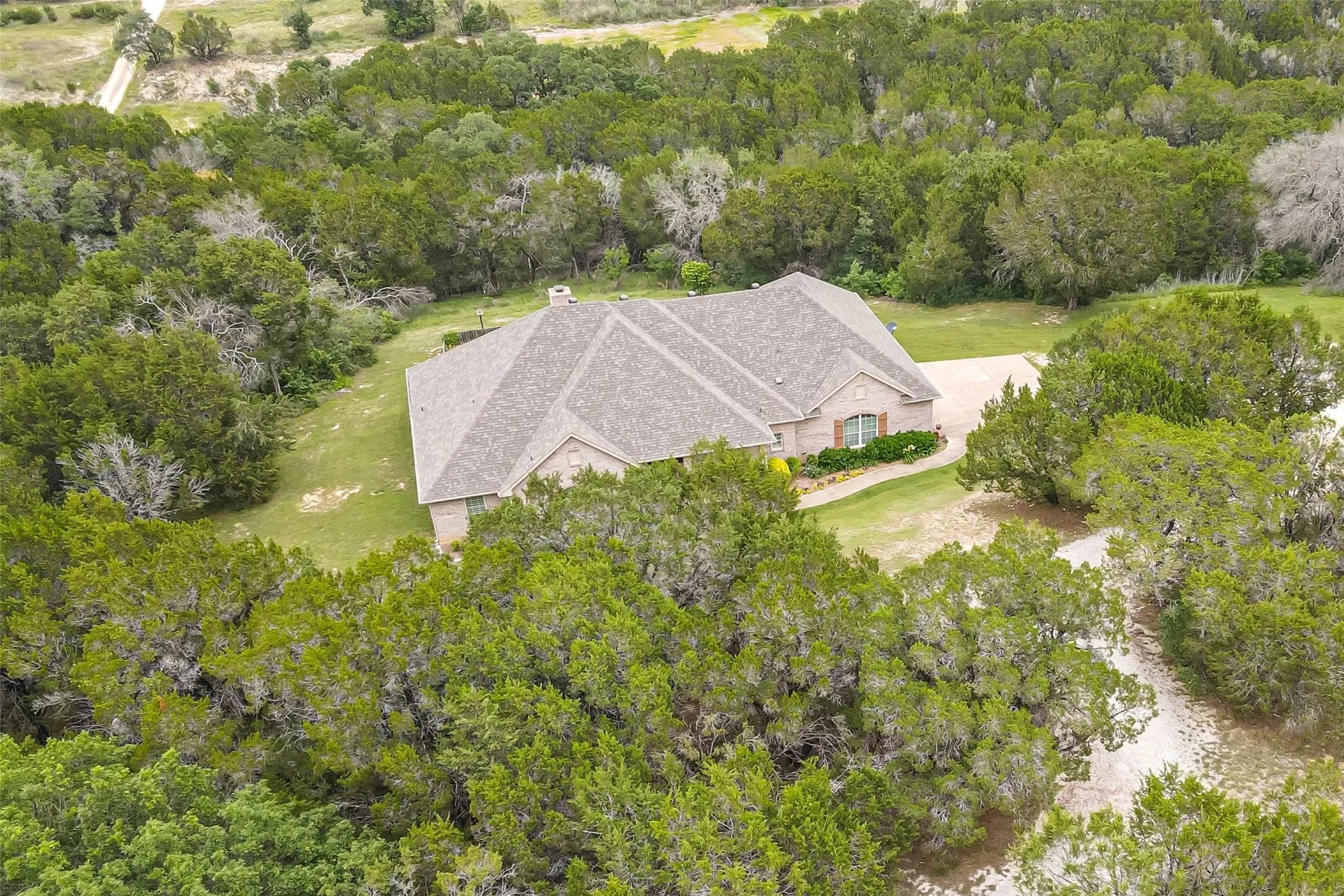 Single Family Residence For Sale in Hood County , 2809 Wind Point Court, Tolar, Texas 76476, 4 Bedroom, 3 Bathroom, 3 Garage spaces, 2,567 Sqft, built in 2007, mls#21266374, Real Estate Agent in Tolar, Homes For Sale in Hood county, Homes For Sale in Tolar, Realtor in Tolar Texas, Real Estate Brokerage Independent Realty Texas, Luminita Cordes Realtor