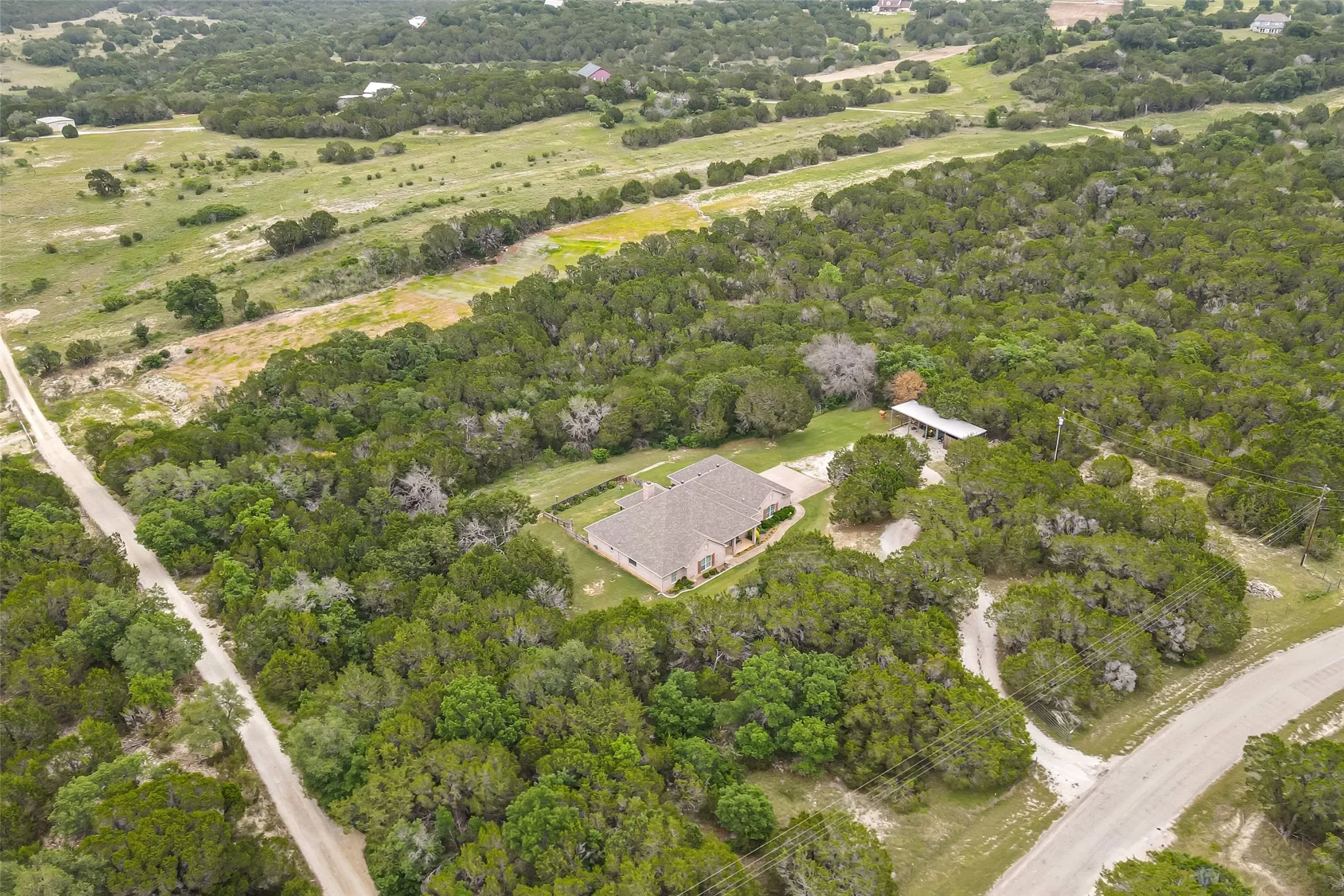 Single Family Residence For Sale in Hood County , 2809 Wind Point Court, Tolar, Texas 76476, 4 Bedroom, 3 Bathroom, 3 Garage spaces, 2,567 Sqft, built in 2007, mls#21266374, Real Estate Agent in Tolar, Homes For Sale in Hood county, Homes For Sale in Tolar, Realtor in Tolar Texas, Real Estate Brokerage Independent Realty Texas, Luminita Cordes Realtor