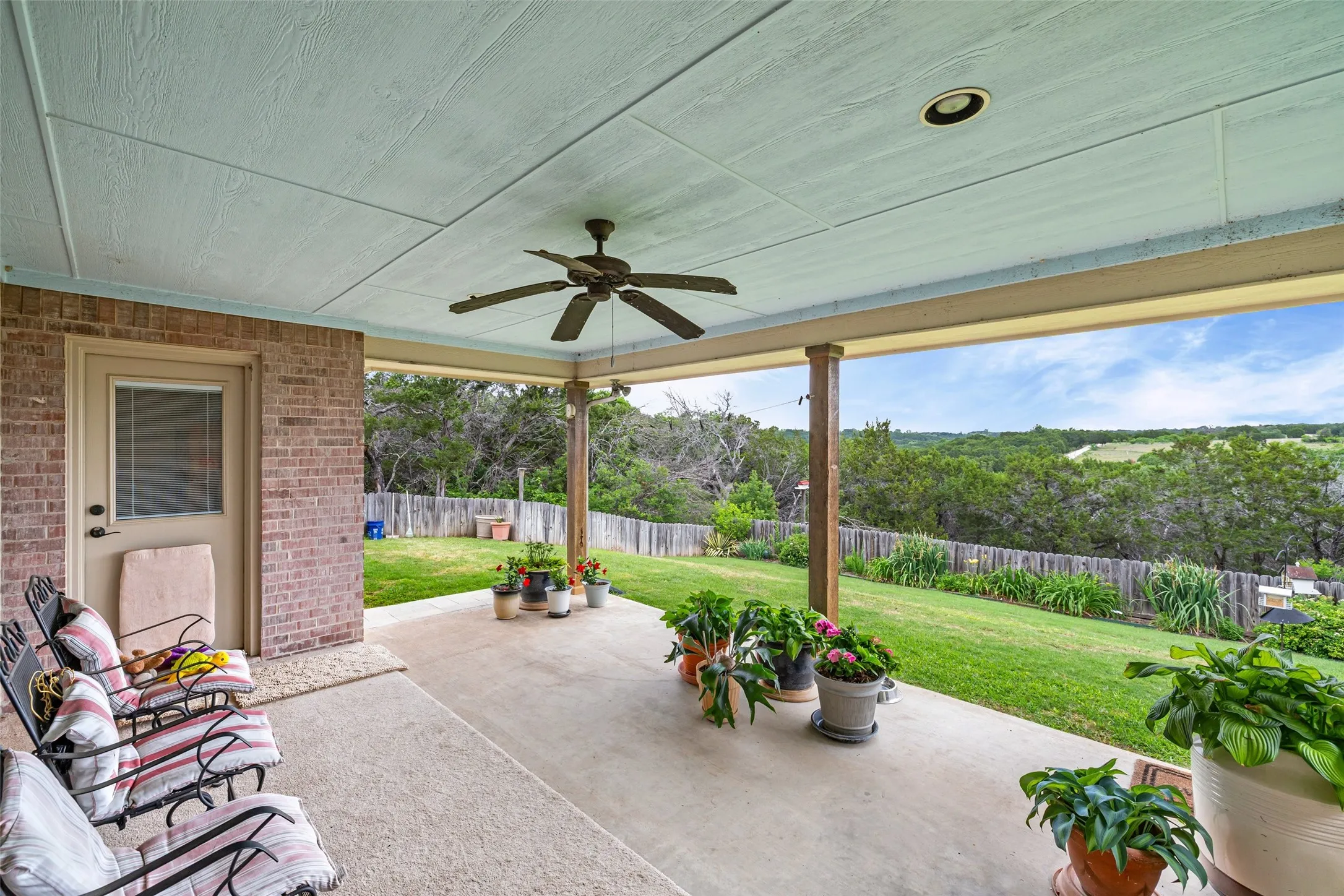 Single Family Residence For Sale in Hood County , 2809 Wind Point Court, Tolar, Texas 76476, 4 Bedroom, 3 Bathroom, 3 Garage spaces, 2,567 Sqft, built in 2007, mls#21266374, Real Estate Agent in Tolar, Homes For Sale in Hood county, Homes For Sale in Tolar, Realtor in Tolar Texas, Real Estate Brokerage Independent Realty Texas, Luminita Cordes Realtor