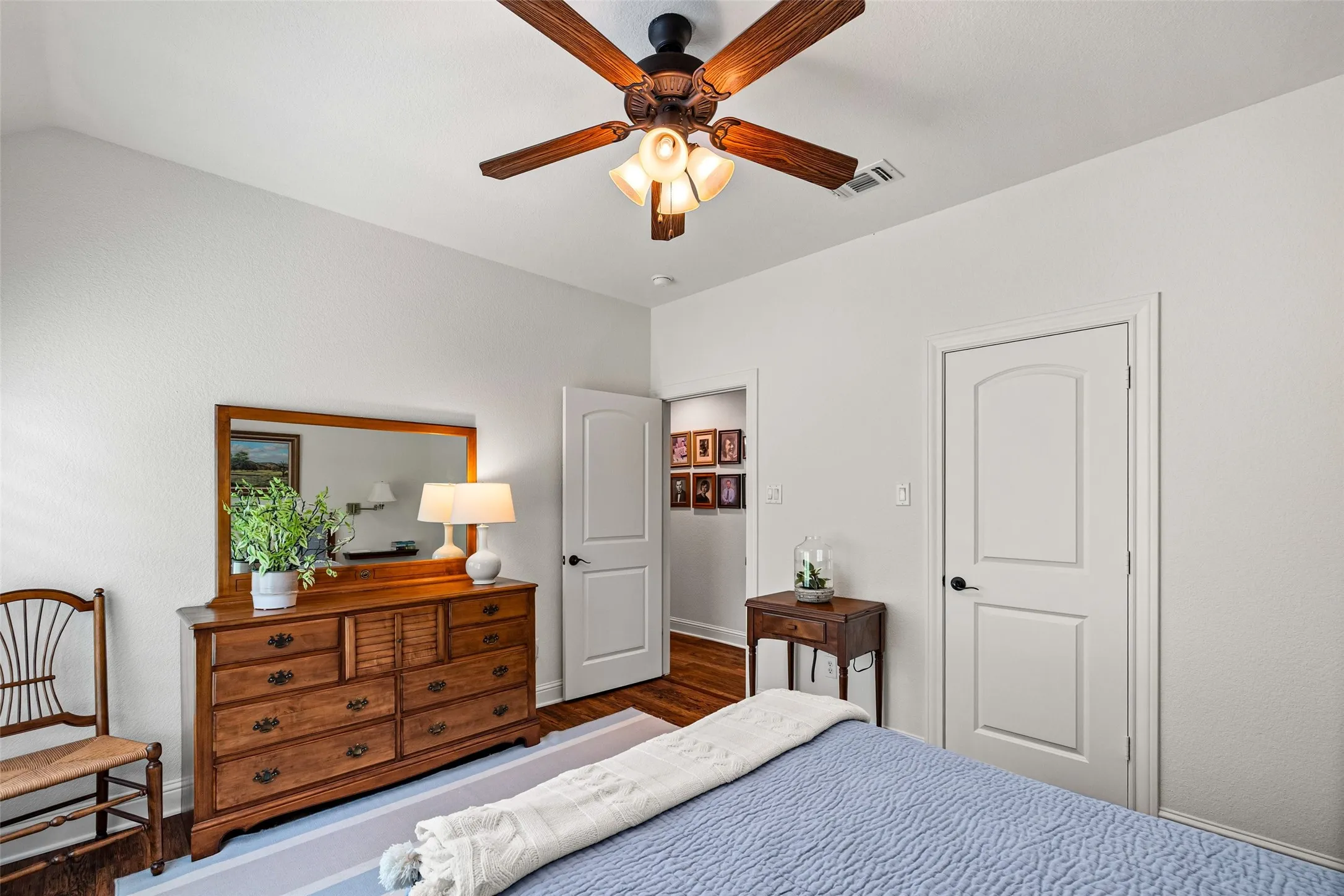 Single Family Residence For Sale in Hood County , 2809 Wind Point Court, Tolar, Texas 76476, 4 Bedroom, 3 Bathroom, 3 Garage spaces, 2,567 Sqft, built in 2007, mls#21266374, Real Estate Agent in Tolar, Homes For Sale in Hood county, Homes For Sale in Tolar, Realtor in Tolar Texas, Real Estate Brokerage Independent Realty Texas, Luminita Cordes Realtor