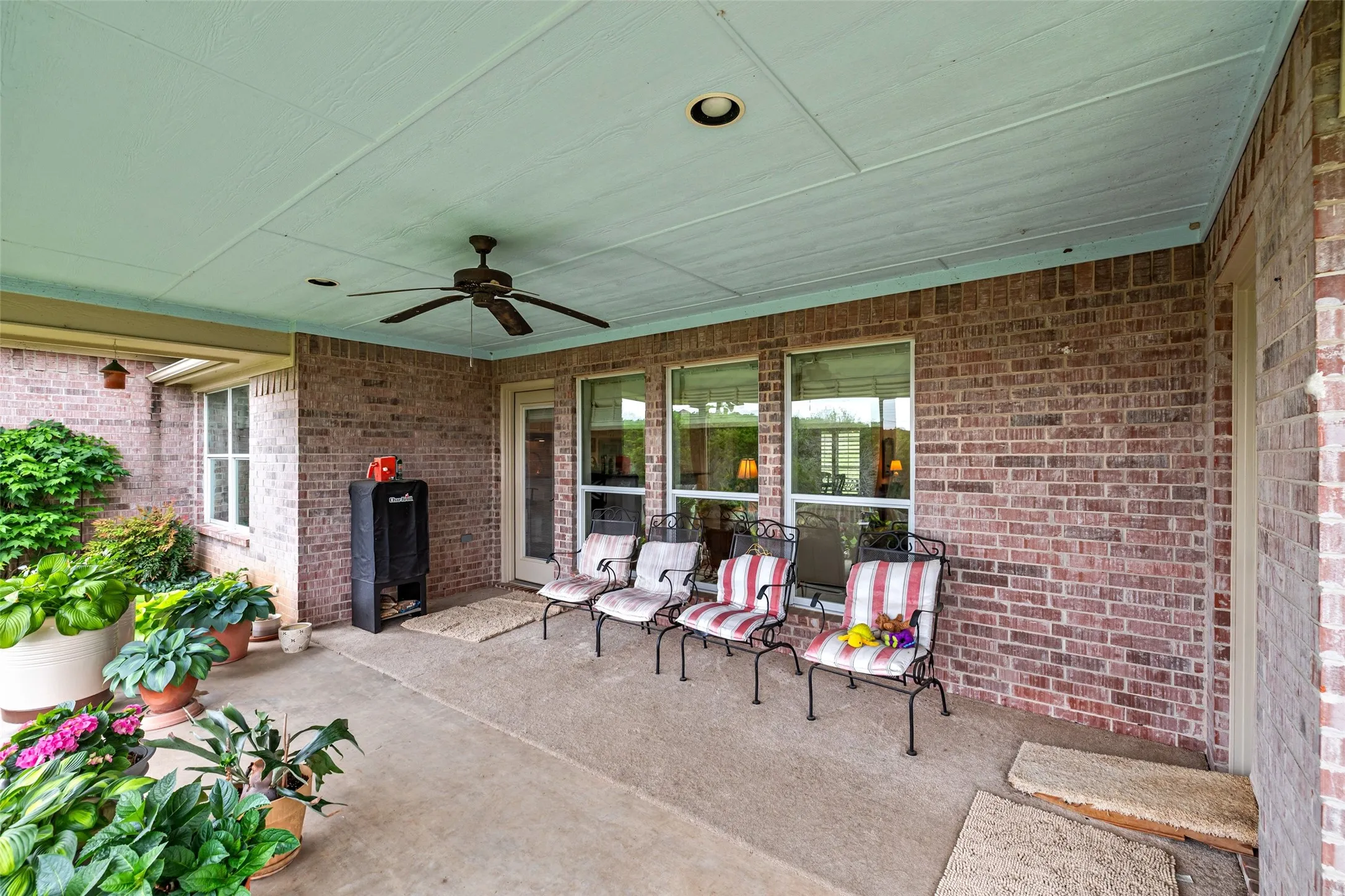 Single Family Residence For Sale in Hood County , 2809 Wind Point Court, Tolar, Texas 76476, 4 Bedroom, 3 Bathroom, 3 Garage spaces, 2,567 Sqft, built in 2007, mls#21266374, Real Estate Agent in Tolar, Homes For Sale in Hood county, Homes For Sale in Tolar, Realtor in Tolar Texas, Real Estate Brokerage Independent Realty Texas, Luminita Cordes Realtor