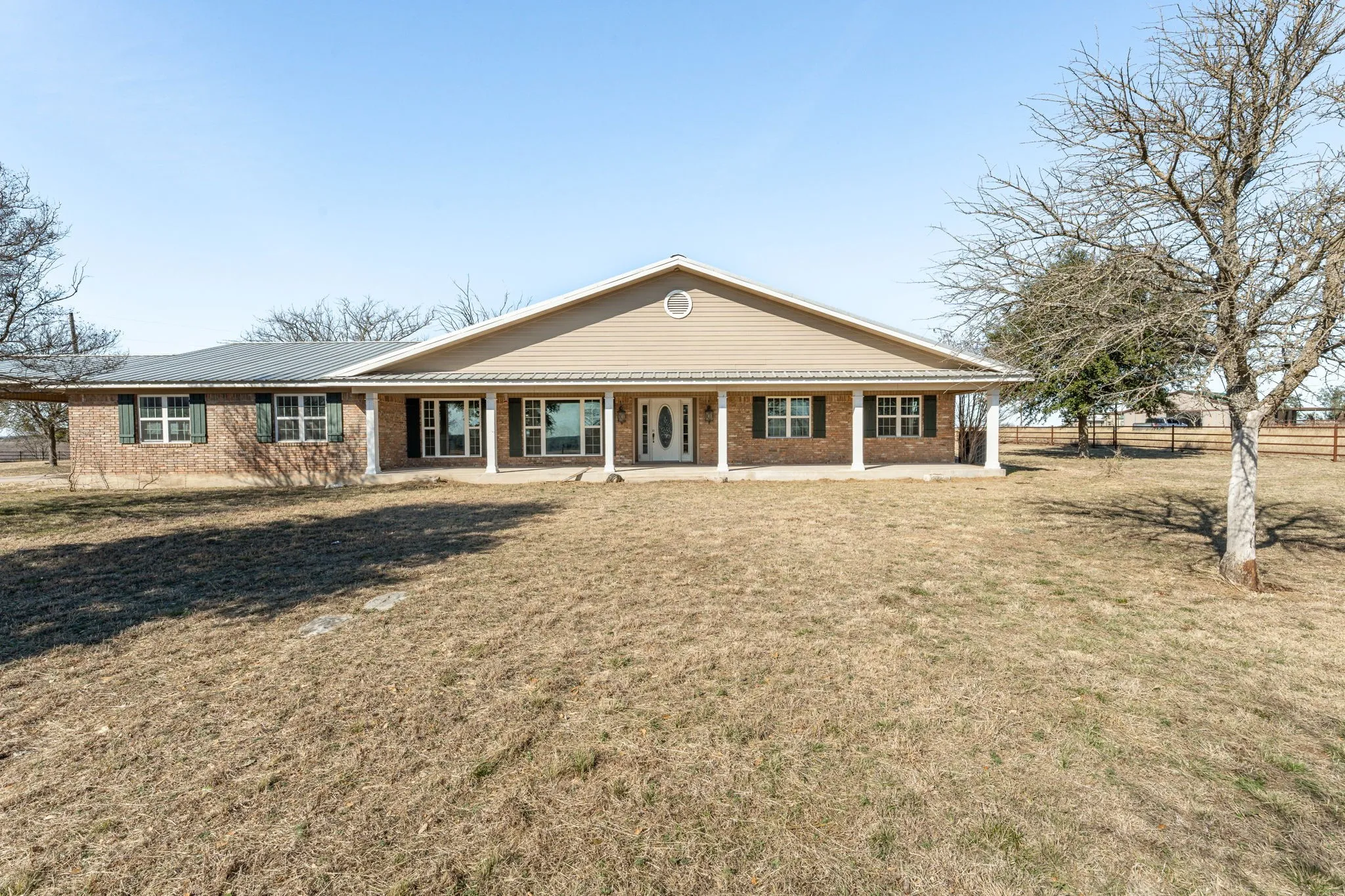 Farm For Sale in Erath County , 10184 S US Highway 281, Stephenville, Texas 76401, 3 Bedroom, 3 Bathroom, 4 Garage spaces, 2,396 Sqft, built in 1981, Price $1,450,000, mls#21269509, Real Estate Agent in Stephenville, Homes For Sale in Erath county, Homes For Sale in Stephenville, Realtor in Stephenville Texas, Real Estate Brokerage Independent Realty Texas, Luminita Cordes Realtor