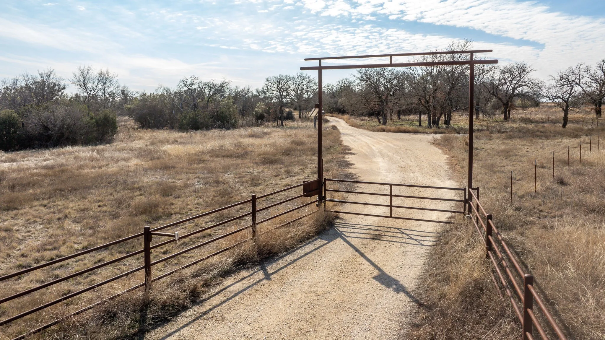 Farm For Sale in Erath County , 10184 S US Highway 281 A, Stephenville, Texas 76401, 3 Bedrooms, 3 Bathrooms, 4 Garage spaces, 2,396 Sqft, built in 1981, Price $2,950,000, mls#21269546, Real Estate Agent in Stephenville, Homes For Sale in Erath county, Homes For Sale in Stephenville, Realtor in Stephenville Texas, Real Estate Brokerage Independent Realty Texas, Luminita Cordes Realtor