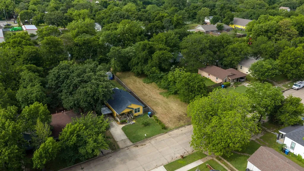 Unimproved Land For Sale in Grayson County , 820 W Day Street, Denison, Texas 75020, 0, 0, Garage spaces, 0 Sqft, built in 0, Price $42,000, mls#21270225, Real Estate Agent in Denison, Homes For Sale in Grayson county, Homes For Sale in Denison, Realtor in Denison Texas, Real Estate Brokerage Independent Realty Texas, Luminita Cordes Realtor