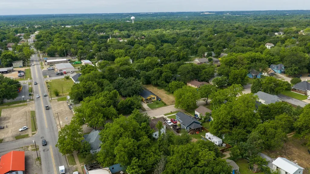 Unimproved Land For Sale in Grayson County , 820 W Day Street, Denison, Texas 75020, 0, 0, Garage spaces, 0 Sqft, built in 0, Price $42,000, mls#21270225, Real Estate Agent in Denison, Homes For Sale in Grayson county, Homes For Sale in Denison, Realtor in Denison Texas, Real Estate Brokerage Independent Realty Texas, Luminita Cordes Realtor