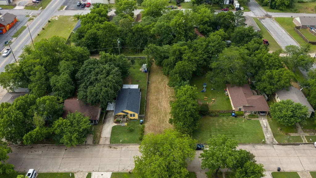 Unimproved Land For Sale in Grayson County , 820 W Day Street, Denison, Texas 75020, 0, 0, Garage spaces, 0 Sqft, built in 0, Price $42,000, mls#21270225, Real Estate Agent in Denison, Homes For Sale in Grayson county, Homes For Sale in Denison, Realtor in Denison Texas, Real Estate Brokerage Independent Realty Texas, Luminita Cordes Realtor