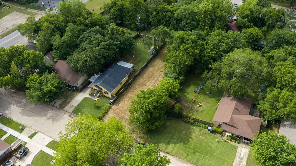 Unimproved Land For Sale in Grayson County , 820 W Day Street, Denison, Texas 75020, 0, 0, Garage spaces, 0 Sqft, built in 0, Price $42,000, mls#21270225, Real Estate Agent in Denison, Homes For Sale in Grayson county, Homes For Sale in Denison, Realtor in Denison Texas, Real Estate Brokerage Independent Realty Texas, Luminita Cordes Realtor