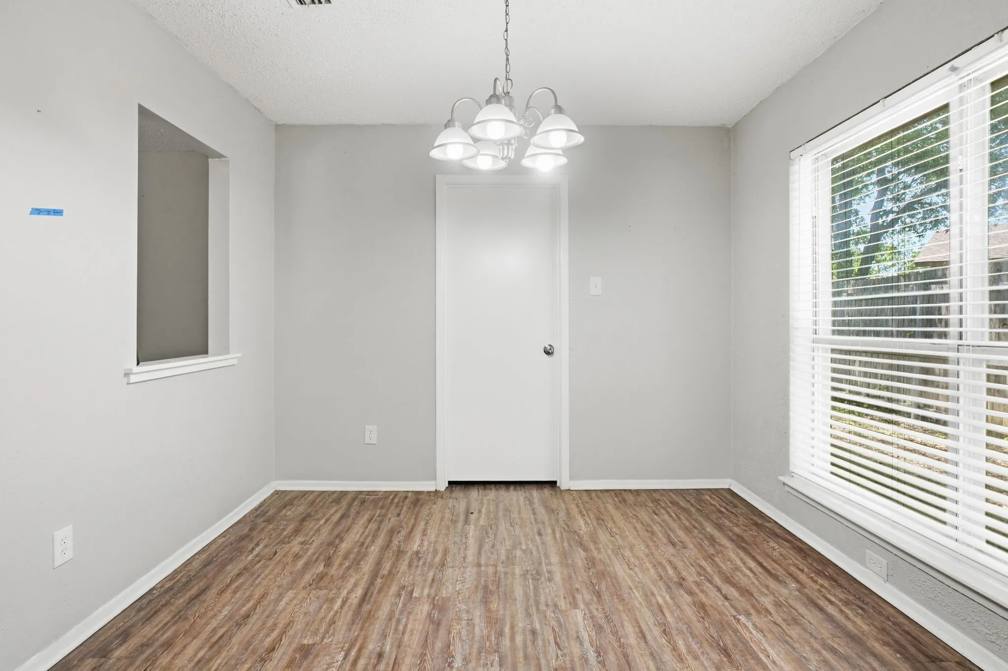 Single Family Residence For Sale in Dallas County , 1137 Meadow Creek Court, Lancaster, Texas 75146, 3 Bedroom, 2 Bathroom, 2 Garage spaces, 1,597 Sqft, built in 1979, mls#21268043, Real Estate Agent in Lancaster, Homes For Sale in Dallas county, Homes For Sale in Lancaster, Realtor in Lancaster Texas, Real Estate Brokerage Independent Realty Texas, Luminita Cordes Realtor