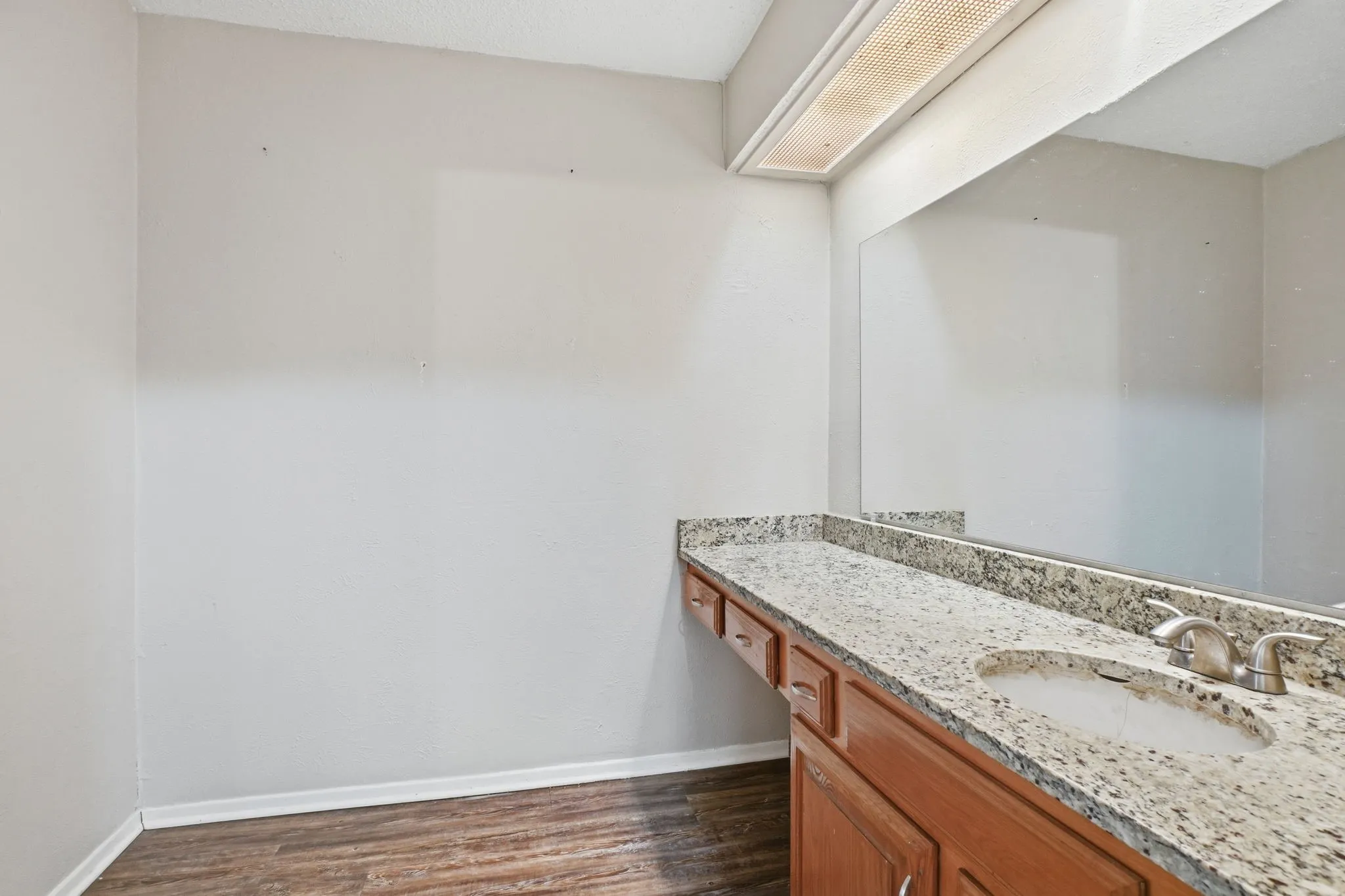 Single Family Residence For Sale in Dallas County , 1137 Meadow Creek Court, Lancaster, Texas 75146, 3 Bedroom, 2 Bathroom, 2 Garage spaces, 1,597 Sqft, built in 1979, mls#21268043, Real Estate Agent in Lancaster, Homes For Sale in Dallas county, Homes For Sale in Lancaster, Realtor in Lancaster Texas, Real Estate Brokerage Independent Realty Texas, Luminita Cordes Realtor
