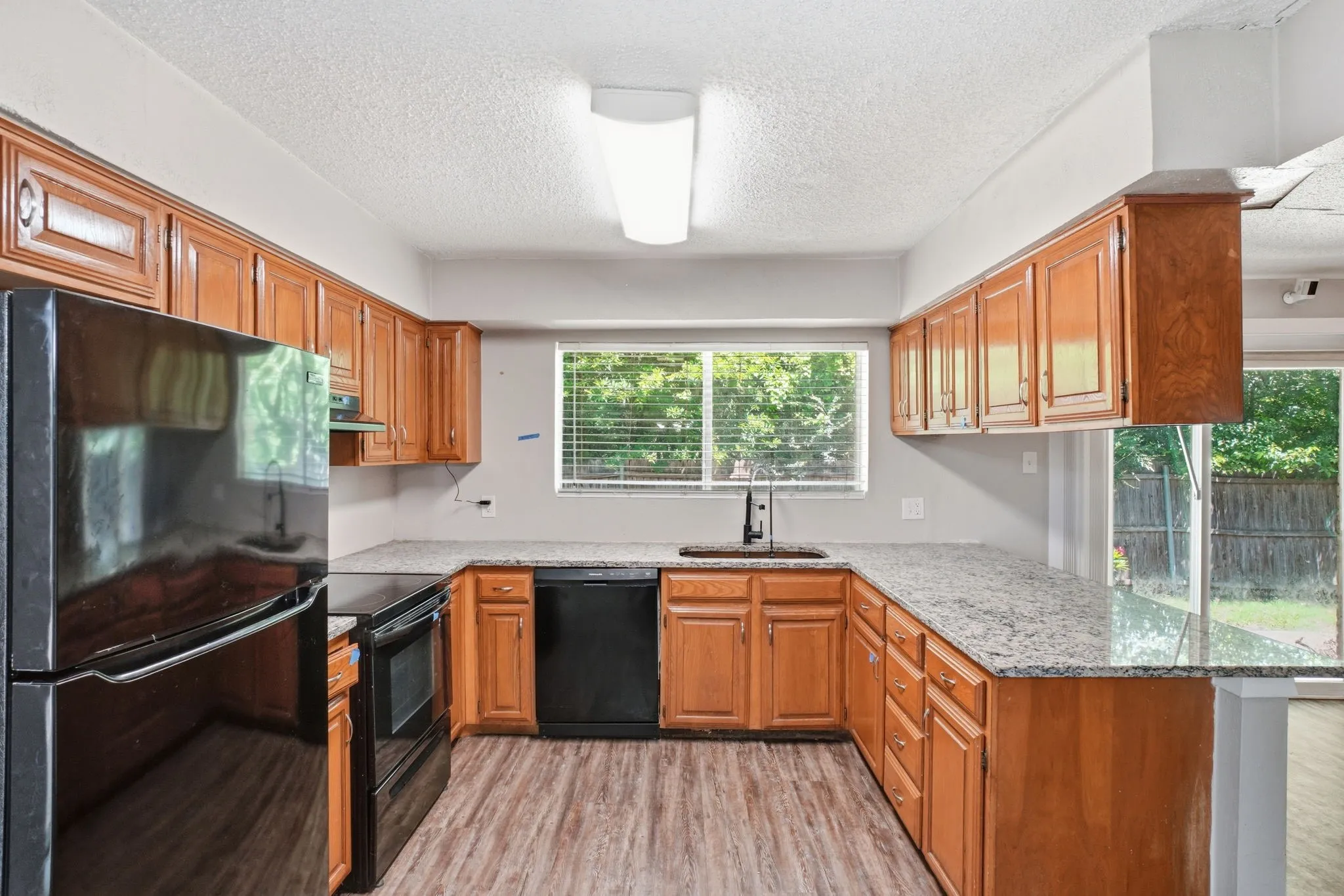Single Family Residence For Sale in Dallas County , 1137 Meadow Creek Court, Lancaster, Texas 75146, 3 Bedroom, 2 Bathroom, 2 Garage spaces, 1,597 Sqft, built in 1979, mls#21268043, Real Estate Agent in Lancaster, Homes For Sale in Dallas county, Homes For Sale in Lancaster, Realtor in Lancaster Texas, Real Estate Brokerage Independent Realty Texas, Luminita Cordes Realtor