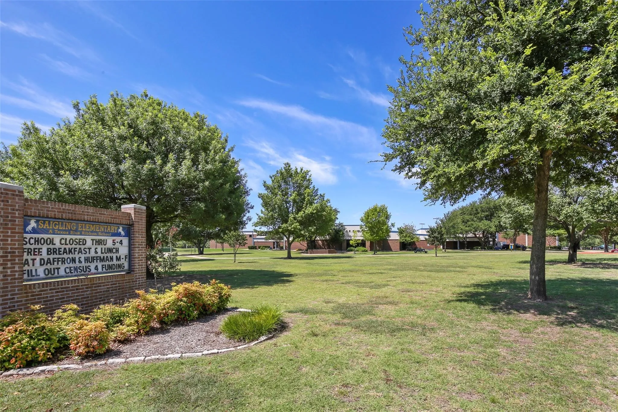 Single Family Residence For Sale in Collin County , 3409 Appalachian Way, Plano, Texas 75075, 4 Bedrooms, 3 Bathrooms, 2 Garage spaces, 2,401 Sqft, built in 1977, Price $549,000, mls#21269511, Real Estate Agent in Plano, Homes For Sale in Collin county, Homes For Sale in Plano, Realtor in Plano Texas, Real Estate Brokerage Independent Realty Texas, Luminita Cordes Realtor