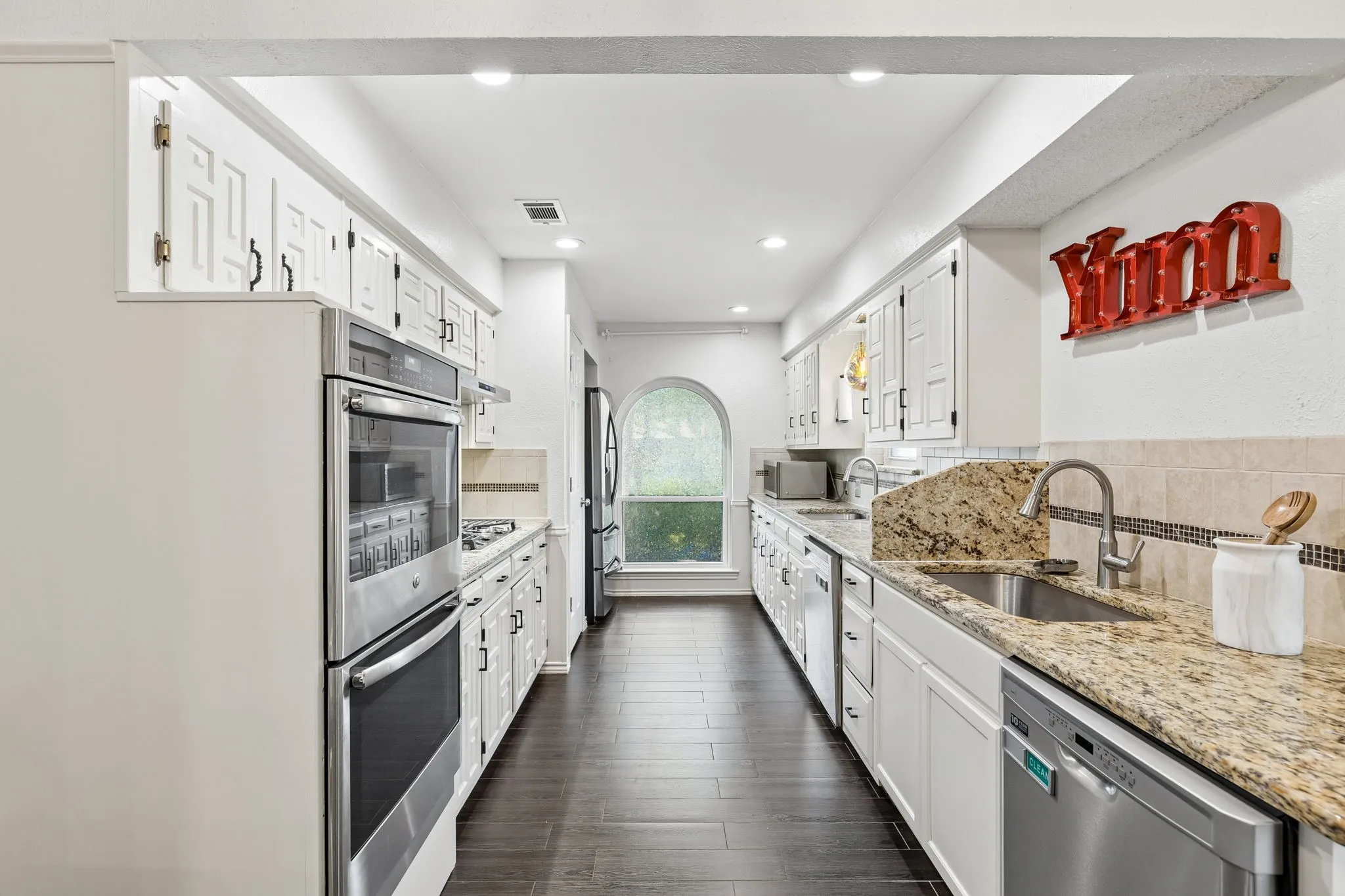 Single Family Residence For Sale in Collin County , 3409 Appalachian Way, Plano, Texas 75075, 4 Bedrooms, 3 Bathrooms, 2 Garage spaces, 2,401 Sqft, built in 1977, Price $549,000, mls#21269511, Real Estate Agent in Plano, Homes For Sale in Collin county, Homes For Sale in Plano, Realtor in Plano Texas, Real Estate Brokerage Independent Realty Texas, Luminita Cordes Realtor