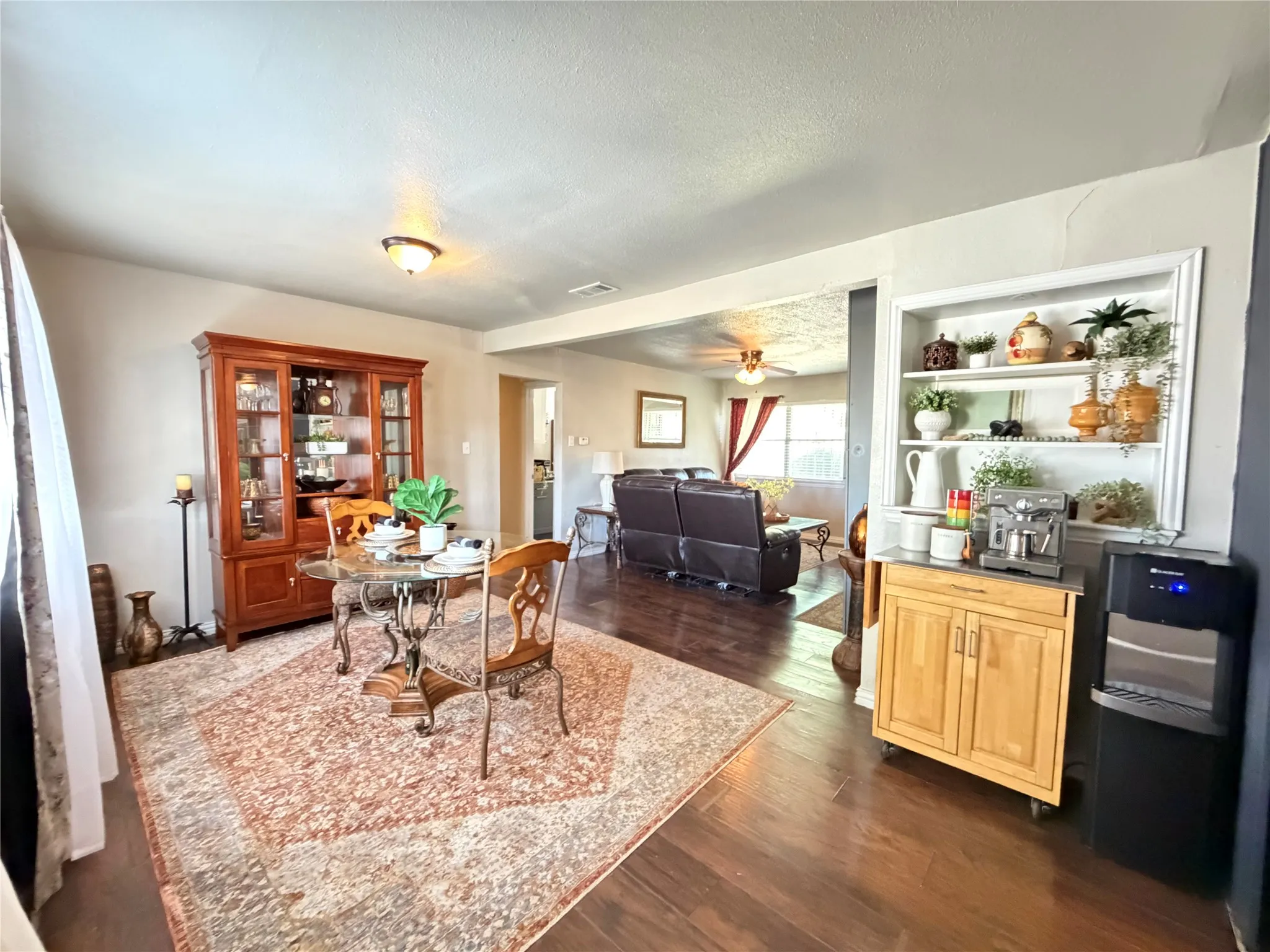 Open floor plan is the  ideal space for entertaining.