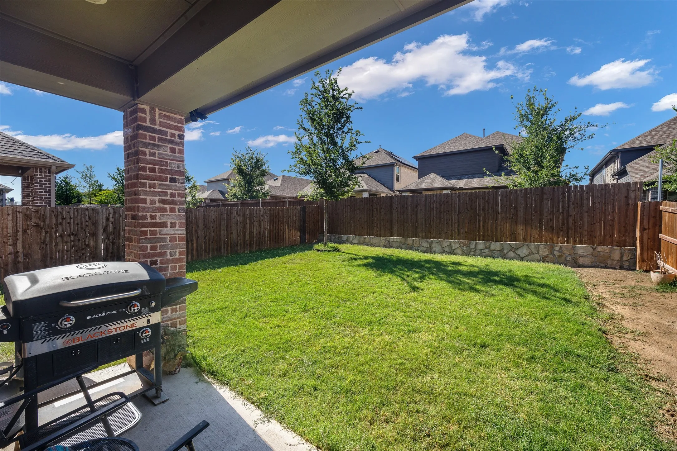 Single Family Residence For Sale in Grayson County , 1821 Eagle Landing, Van Alstyne, Texas 75495, 5 Bedroom, 3 Bathroom, 2 Garage spaces, 2,572 Sqft, built in 2021, Price $389,000, mls#21269599, Real Estate Agent in Van Alstyne, Homes For Sale in Grayson county, Homes For Sale in Van Alstyne, Realtor in Van Alstyne Texas, Real Estate Brokerage Independent Realty Texas, Luminita Cordes Realtor