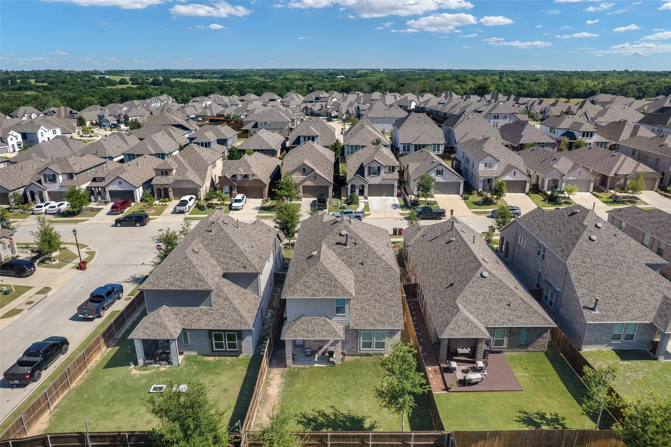 Single Family Residence For Sale in Grayson County , 1821 Eagle Landing, Van Alstyne, Texas 75495, 5 Bedroom, 3 Bathroom, 2 Garage spaces, 2,572 Sqft, built in 2021, Price $389,000, mls#21269599, Real Estate Agent in Van Alstyne, Homes For Sale in Grayson county, Homes For Sale in Van Alstyne, Realtor in Van Alstyne Texas, Real Estate Brokerage Independent Realty Texas, Luminita Cordes Realtor