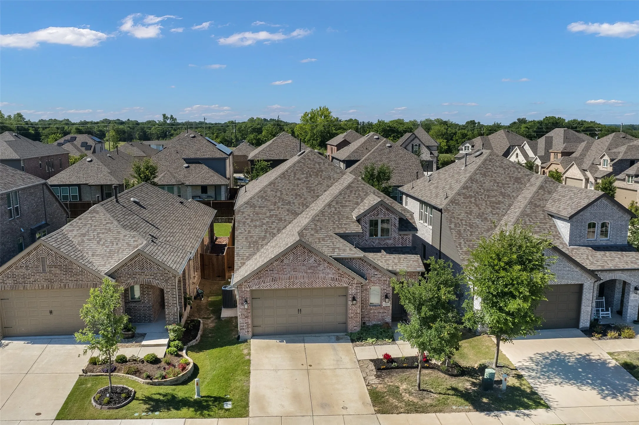 Single Family Residence For Sale in Grayson County , 1821 Eagle Landing, Van Alstyne, Texas 75495, 5 Bedroom, 3 Bathroom, 2 Garage spaces, 2,572 Sqft, built in 2021, Price $389,000, mls#21269599, Real Estate Agent in Van Alstyne, Homes For Sale in Grayson county, Homes For Sale in Van Alstyne, Realtor in Van Alstyne Texas, Real Estate Brokerage Independent Realty Texas, Luminita Cordes Realtor