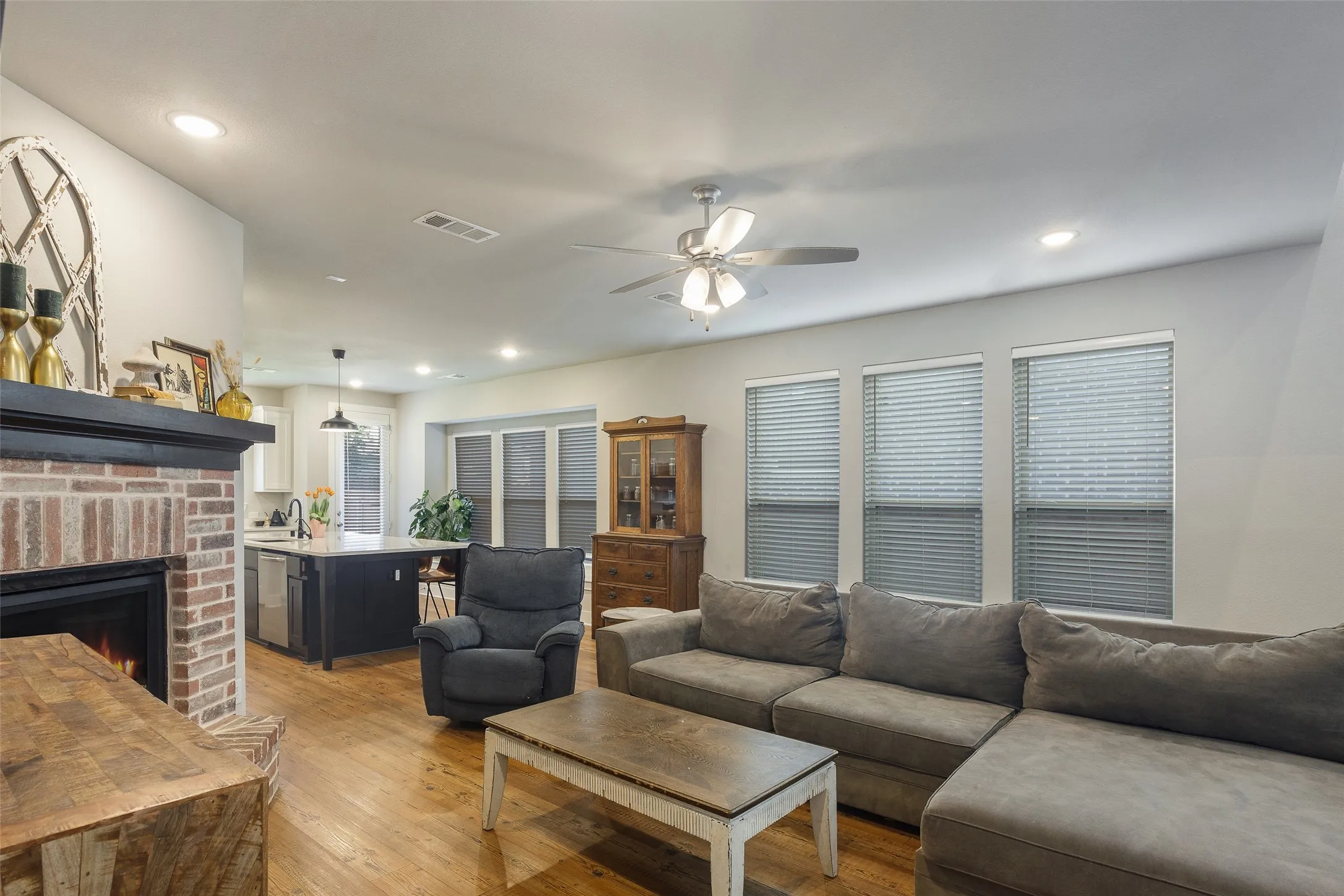 Single Family Residence For Sale in Grayson County , 1821 Eagle Landing, Van Alstyne, Texas 75495, 5 Bedroom, 3 Bathroom, 2 Garage spaces, 2,572 Sqft, built in 2021, Price $389,000, mls#21269599, Real Estate Agent in Van Alstyne, Homes For Sale in Grayson county, Homes For Sale in Van Alstyne, Realtor in Van Alstyne Texas, Real Estate Brokerage Independent Realty Texas, Luminita Cordes Realtor