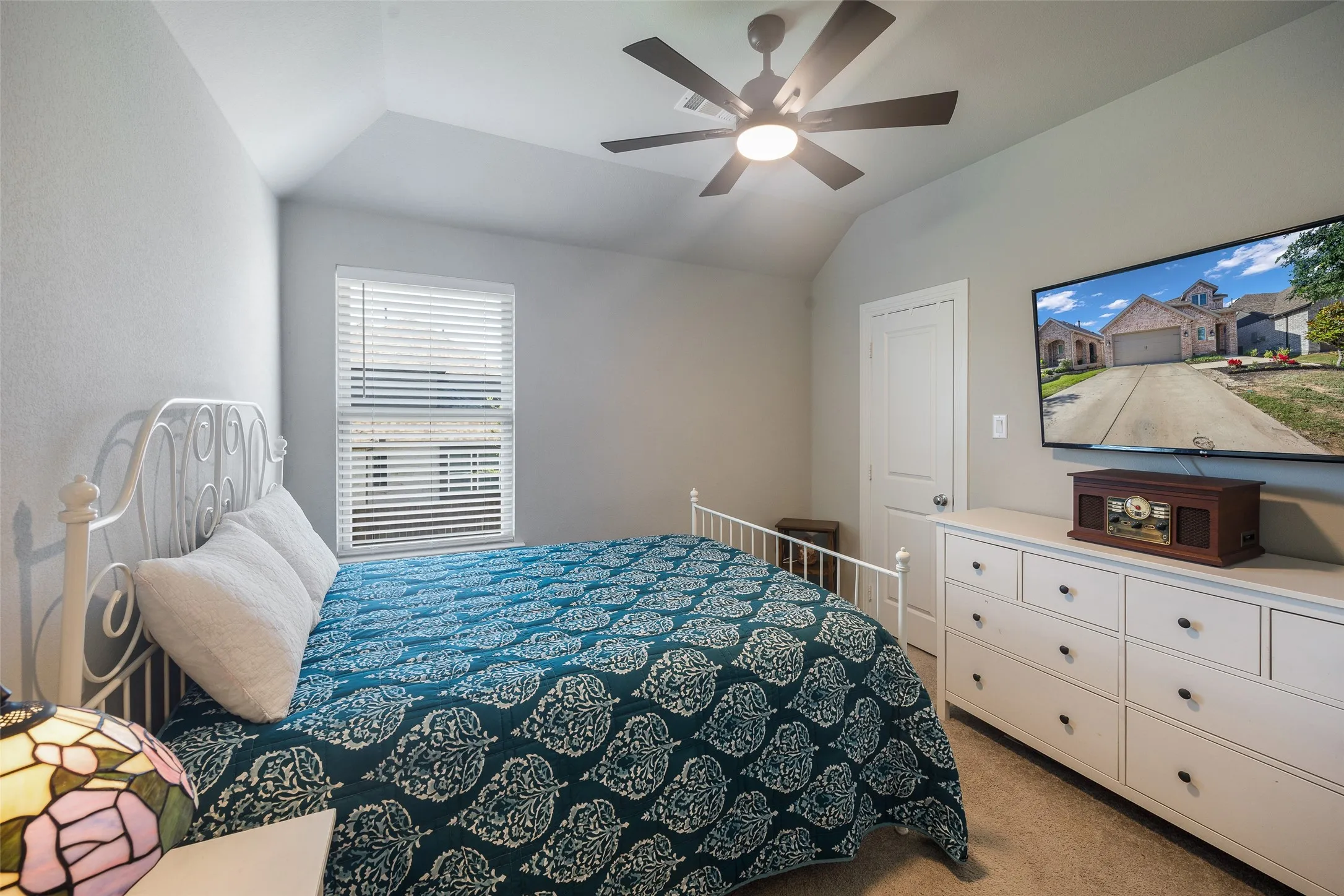 Single Family Residence For Sale in Grayson County , 1821 Eagle Landing, Van Alstyne, Texas 75495, 5 Bedroom, 3 Bathroom, 2 Garage spaces, 2,572 Sqft, built in 2021, Price $389,000, mls#21269599, Real Estate Agent in Van Alstyne, Homes For Sale in Grayson county, Homes For Sale in Van Alstyne, Realtor in Van Alstyne Texas, Real Estate Brokerage Independent Realty Texas, Luminita Cordes Realtor