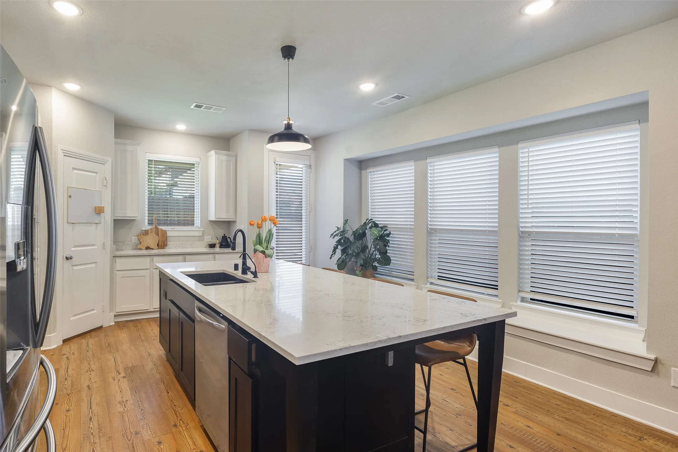 Single Family Residence For Sale in Grayson County , 1821 Eagle Landing, Van Alstyne, Texas 75495, 5 Bedroom, 3 Bathroom, 2 Garage spaces, 2,572 Sqft, built in 2021, Price $389,000, mls#21269599, Real Estate Agent in Van Alstyne, Homes For Sale in Grayson county, Homes For Sale in Van Alstyne, Realtor in Van Alstyne Texas, Real Estate Brokerage Independent Realty Texas, Luminita Cordes Realtor