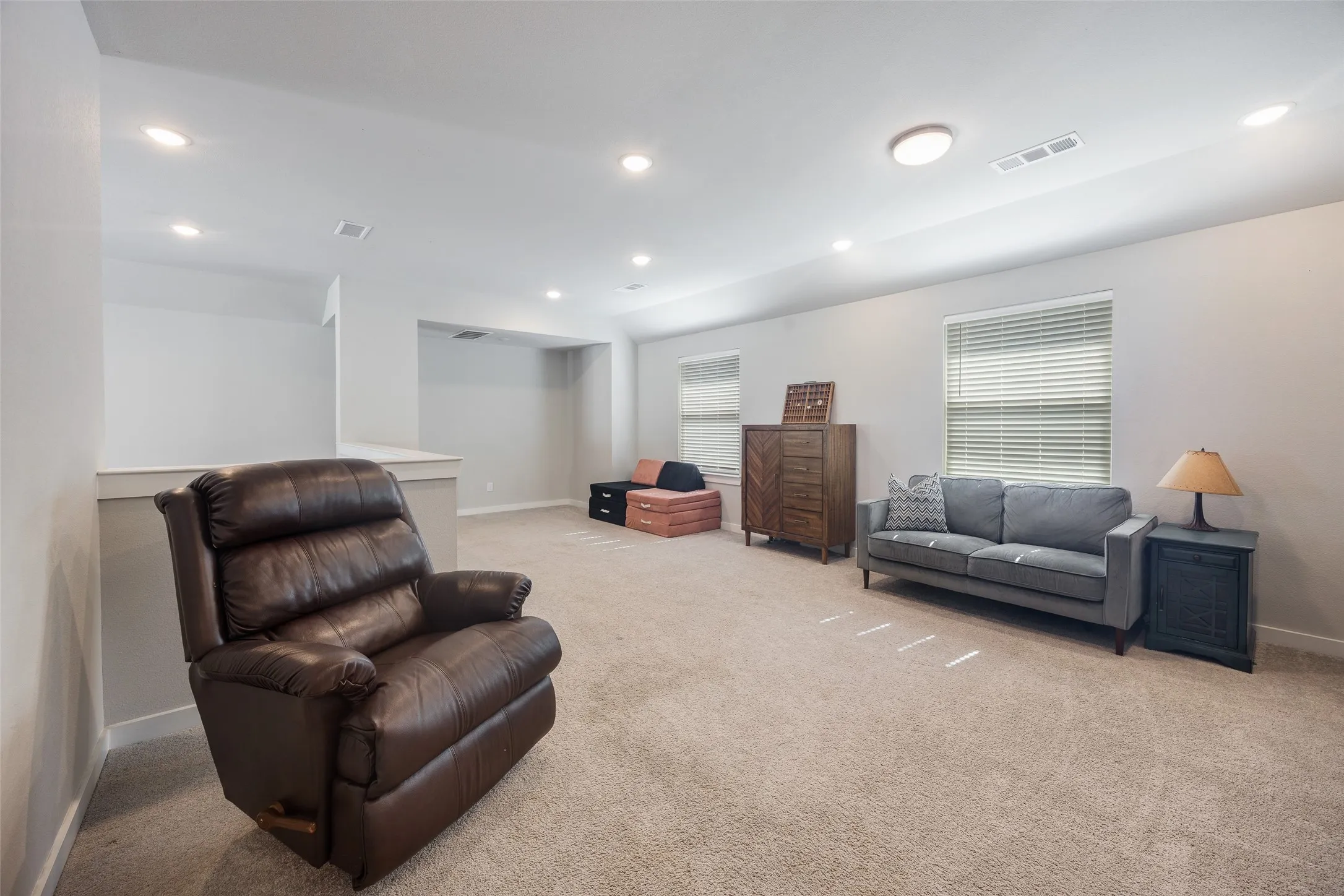 Single Family Residence For Sale in Grayson County , 1821 Eagle Landing, Van Alstyne, Texas 75495, 5 Bedroom, 3 Bathroom, 2 Garage spaces, 2,572 Sqft, built in 2021, Price $389,000, mls#21269599, Real Estate Agent in Van Alstyne, Homes For Sale in Grayson county, Homes For Sale in Van Alstyne, Realtor in Van Alstyne Texas, Real Estate Brokerage Independent Realty Texas, Luminita Cordes Realtor