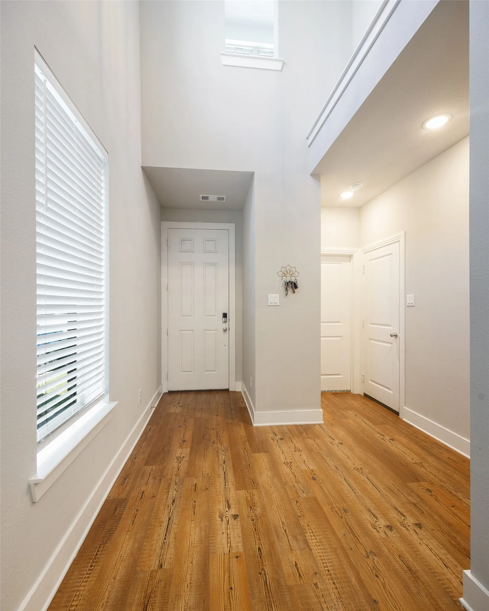 Single Family Residence For Sale in Grayson County , 1821 Eagle Landing, Van Alstyne, Texas 75495, 5 Bedroom, 3 Bathroom, 2 Garage spaces, 2,572 Sqft, built in 2021, Price $389,000, mls#21269599, Real Estate Agent in Van Alstyne, Homes For Sale in Grayson county, Homes For Sale in Van Alstyne, Realtor in Van Alstyne Texas, Real Estate Brokerage Independent Realty Texas, Luminita Cordes Realtor