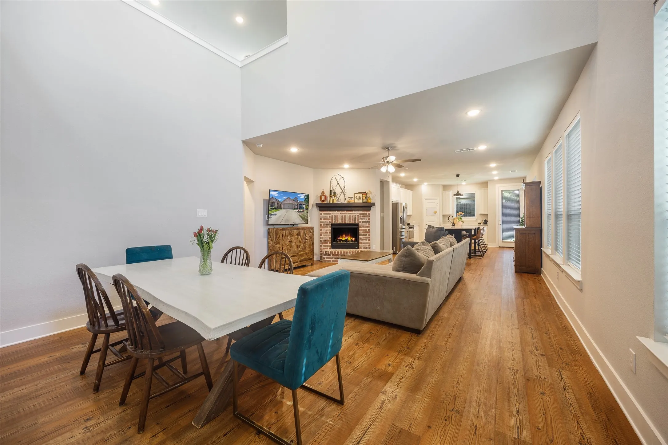 Single Family Residence For Sale in Grayson County , 1821 Eagle Landing, Van Alstyne, Texas 75495, 5 Bedroom, 3 Bathroom, 2 Garage spaces, 2,572 Sqft, built in 2021, Price $389,000, mls#21269599, Real Estate Agent in Van Alstyne, Homes For Sale in Grayson county, Homes For Sale in Van Alstyne, Realtor in Van Alstyne Texas, Real Estate Brokerage Independent Realty Texas, Luminita Cordes Realtor