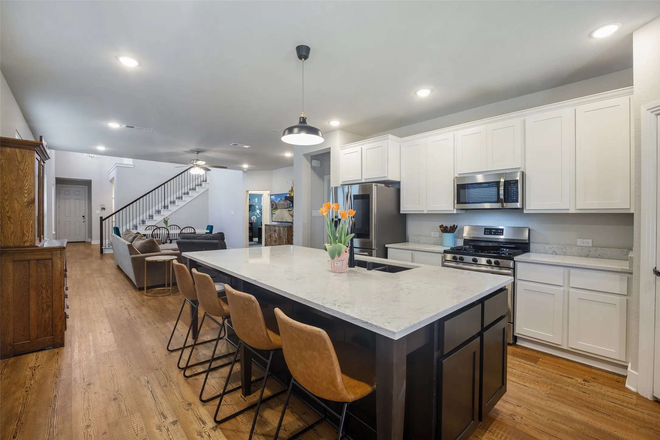 Single Family Residence For Sale in Grayson County , 1821 Eagle Landing, Van Alstyne, Texas 75495, 5 Bedroom, 3 Bathroom, 2 Garage spaces, 2,572 Sqft, built in 2021, Price $389,000, mls#21269599, Real Estate Agent in Van Alstyne, Homes For Sale in Grayson county, Homes For Sale in Van Alstyne, Realtor in Van Alstyne Texas, Real Estate Brokerage Independent Realty Texas, Luminita Cordes Realtor