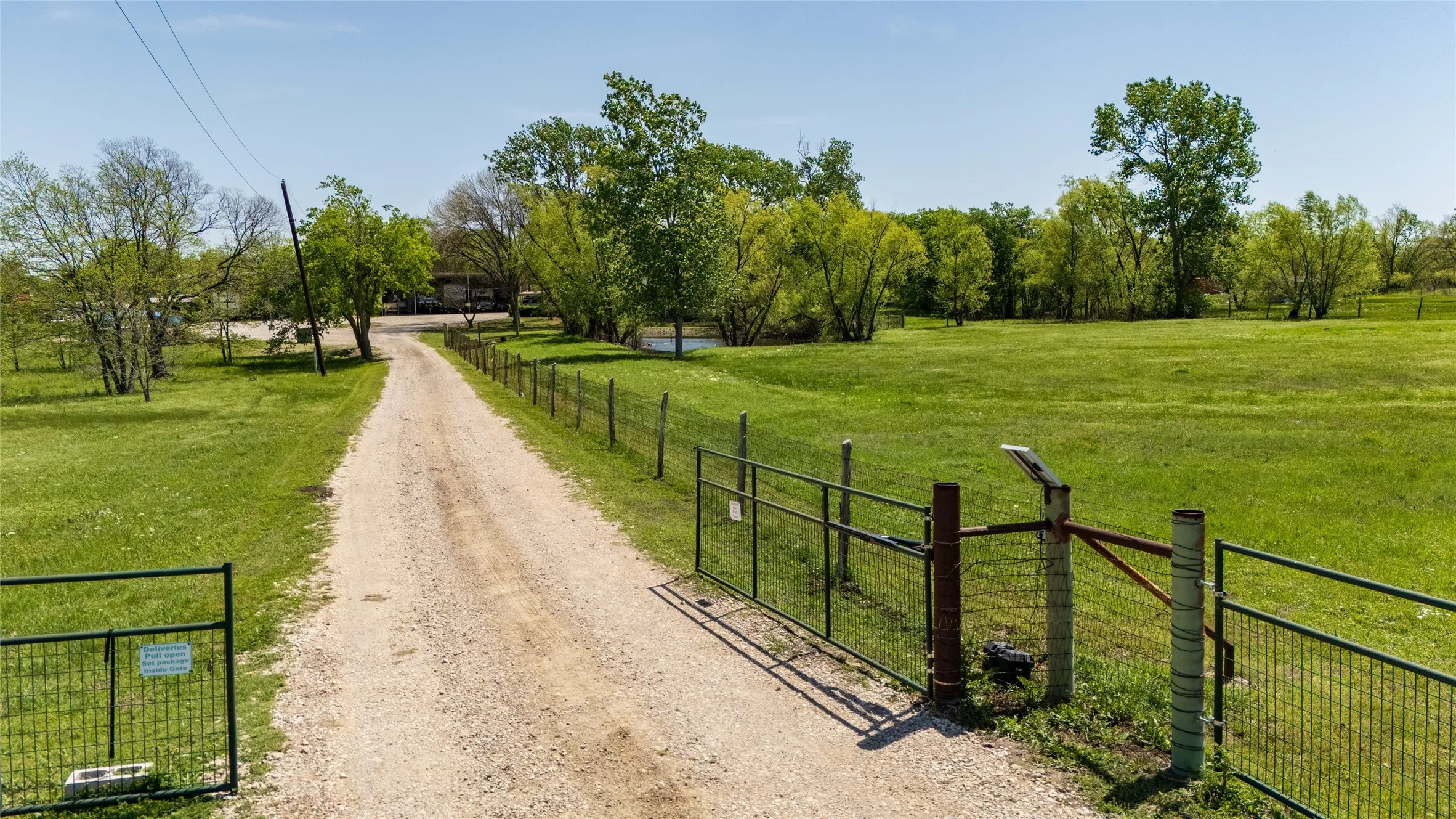Manufactured Home For Sale in Denton County , 14260 Warbler Lane, Haslet, Texas 76052, 3 Bedrooms, 2 Bathrooms, 2 Garage spaces, 1,200 Sqft, built in 1989, Price $650,000, mls#21270266, Real Estate Agent in Haslet, Homes For Sale in Denton county, Homes For Sale in Haslet, Realtor in Haslet Texas, Real Estate Brokerage Independent Realty Texas, Luminita Cordes Realtor