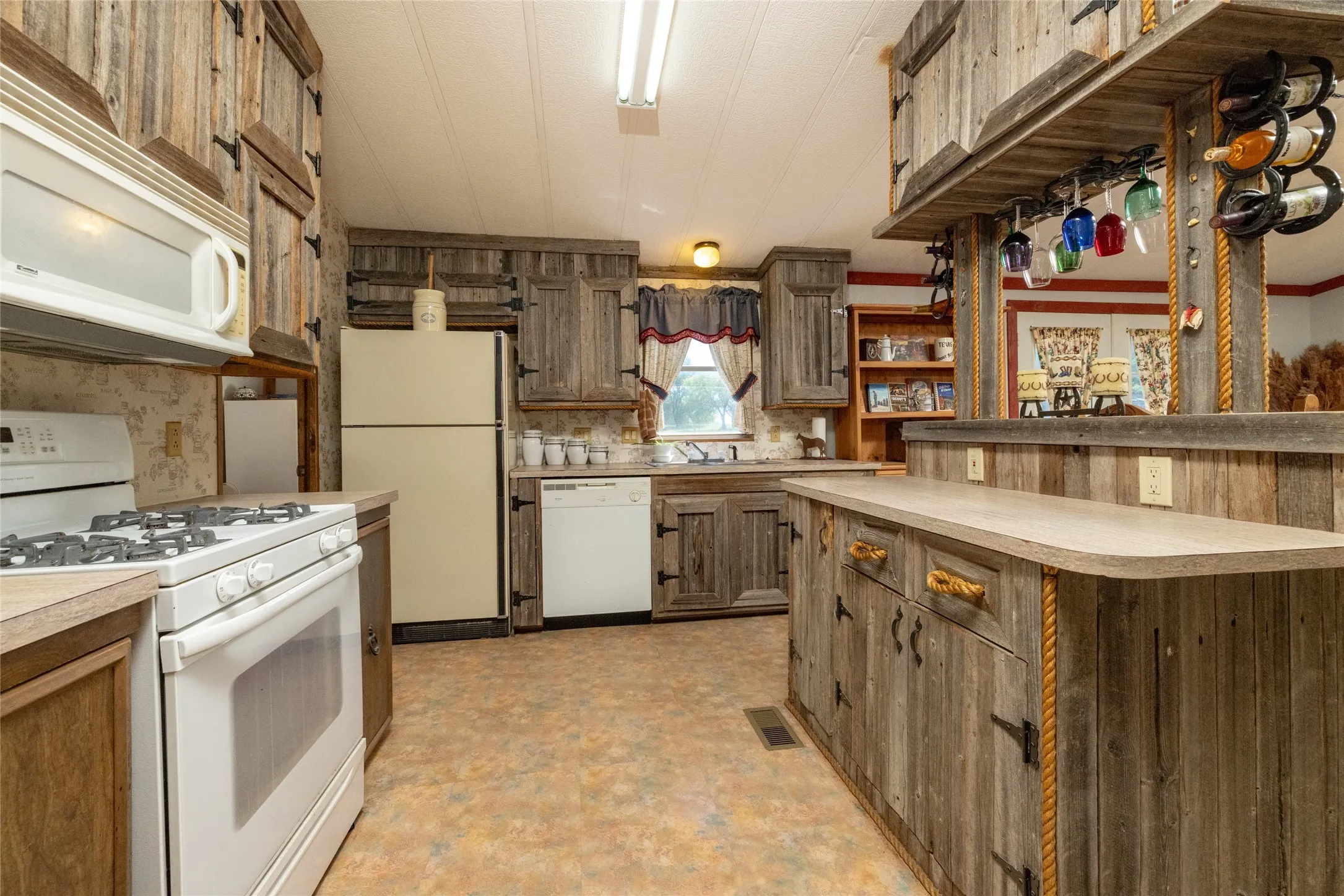 Manufactured Home For Sale in Denton County , 14260 Warbler Lane, Haslet, Texas 76052, 3 Bedrooms, 2 Bathrooms, 2 Garage spaces, 1,200 Sqft, built in 1989, Price $650,000, mls#21270266, Real Estate Agent in Haslet, Homes For Sale in Denton county, Homes For Sale in Haslet, Realtor in Haslet Texas, Real Estate Brokerage Independent Realty Texas, Luminita Cordes Realtor