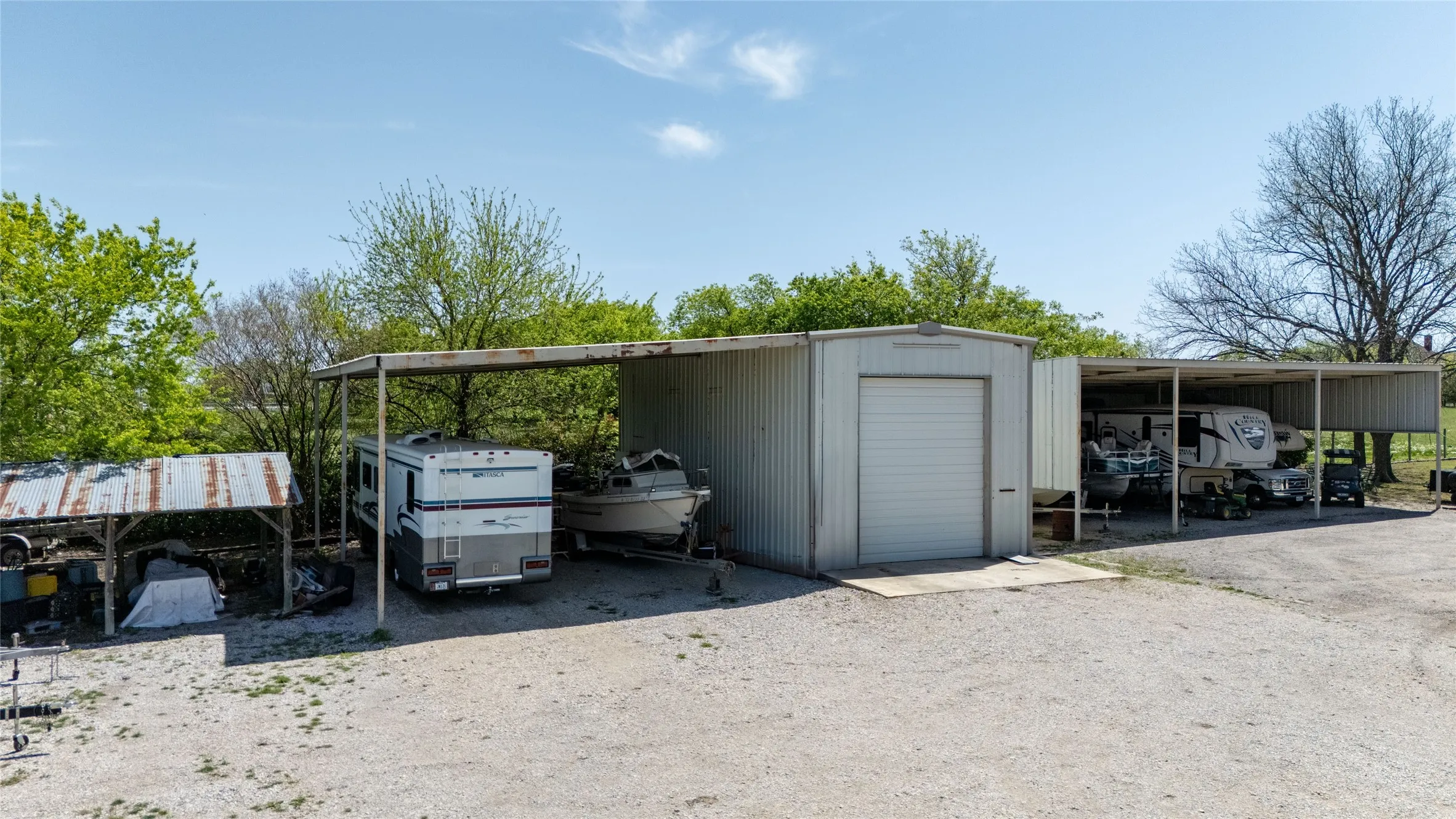 Manufactured Home For Sale in Denton County , 14260 Warbler Lane, Haslet, Texas 76052, 3 Bedrooms, 2 Bathrooms, 2 Garage spaces, 1,200 Sqft, built in 1989, Price $650,000, mls#21270266, Real Estate Agent in Haslet, Homes For Sale in Denton county, Homes For Sale in Haslet, Realtor in Haslet Texas, Real Estate Brokerage Independent Realty Texas, Luminita Cordes Realtor