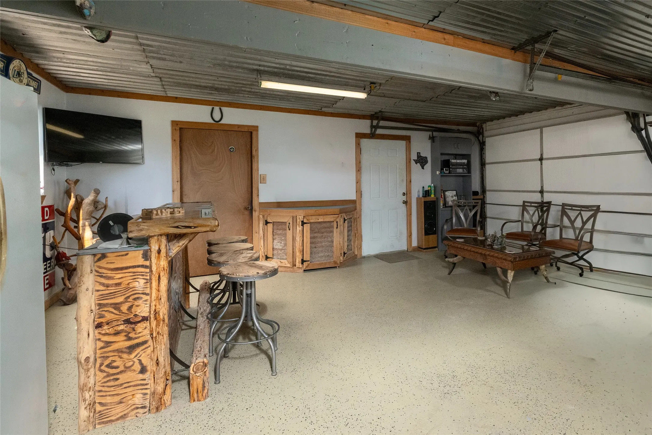 Manufactured Home For Sale in Denton County , 14260 Warbler Lane, Haslet, Texas 76052, 3 Bedrooms, 2 Bathrooms, 2 Garage spaces, 1,200 Sqft, built in 1989, Price $650,000, mls#21270266, Real Estate Agent in Haslet, Homes For Sale in Denton county, Homes For Sale in Haslet, Realtor in Haslet Texas, Real Estate Brokerage Independent Realty Texas, Luminita Cordes Realtor