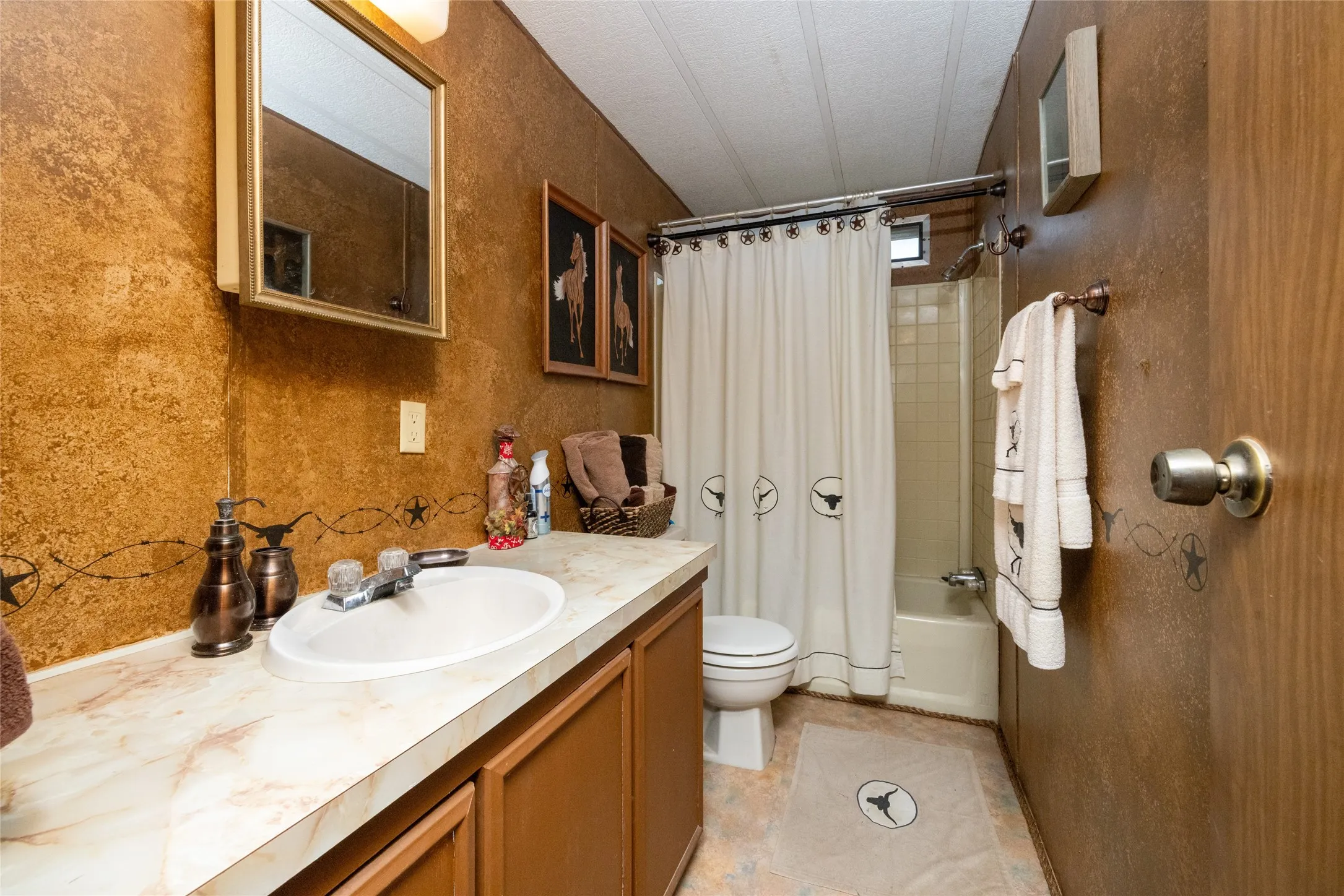 Manufactured Home For Sale in Denton County , 14260 Warbler Lane, Haslet, Texas 76052, 3 Bedrooms, 2 Bathrooms, 2 Garage spaces, 1,200 Sqft, built in 1989, Price $650,000, mls#21270266, Real Estate Agent in Haslet, Homes For Sale in Denton county, Homes For Sale in Haslet, Realtor in Haslet Texas, Real Estate Brokerage Independent Realty Texas, Luminita Cordes Realtor