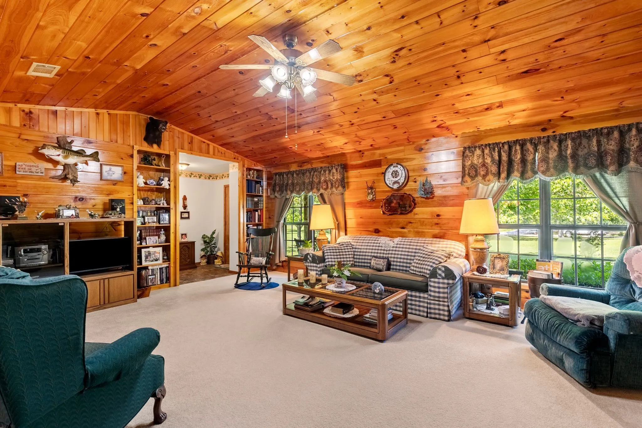 Single Family Residence For Sale in Rains County , 145 Rs County Road 3445, Emory, Texas 75440, 2 Bedrooms, 2 Bathrooms, 2 Garage spaces, 1,800 Sqft, built in 2004, Price $299,000, mls#21270106, Real Estate Agent in Emory, Homes For Sale in Rains county, Homes For Sale in Emory, Realtor in Emory Texas, Real Estate Brokerage Independent Realty Texas, Luminita Cordes Realtor