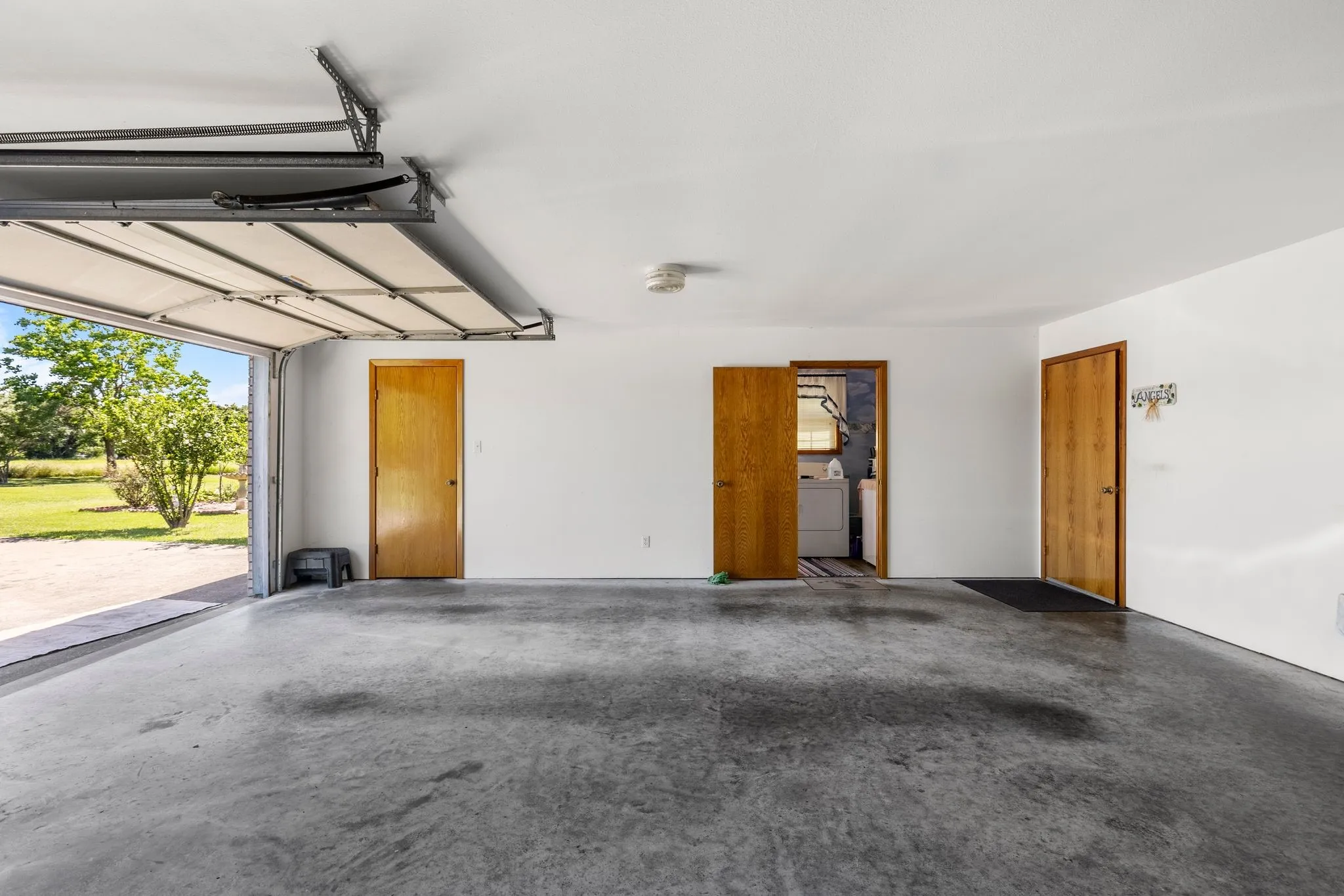 Single Family Residence For Sale in Rains County , 145 Rs County Road 3445, Emory, Texas 75440, 2 Bedrooms, 2 Bathrooms, 2 Garage spaces, 1,800 Sqft, built in 2004, Price $299,000, mls#21270106, Real Estate Agent in Emory, Homes For Sale in Rains county, Homes For Sale in Emory, Realtor in Emory Texas, Real Estate Brokerage Independent Realty Texas, Luminita Cordes Realtor