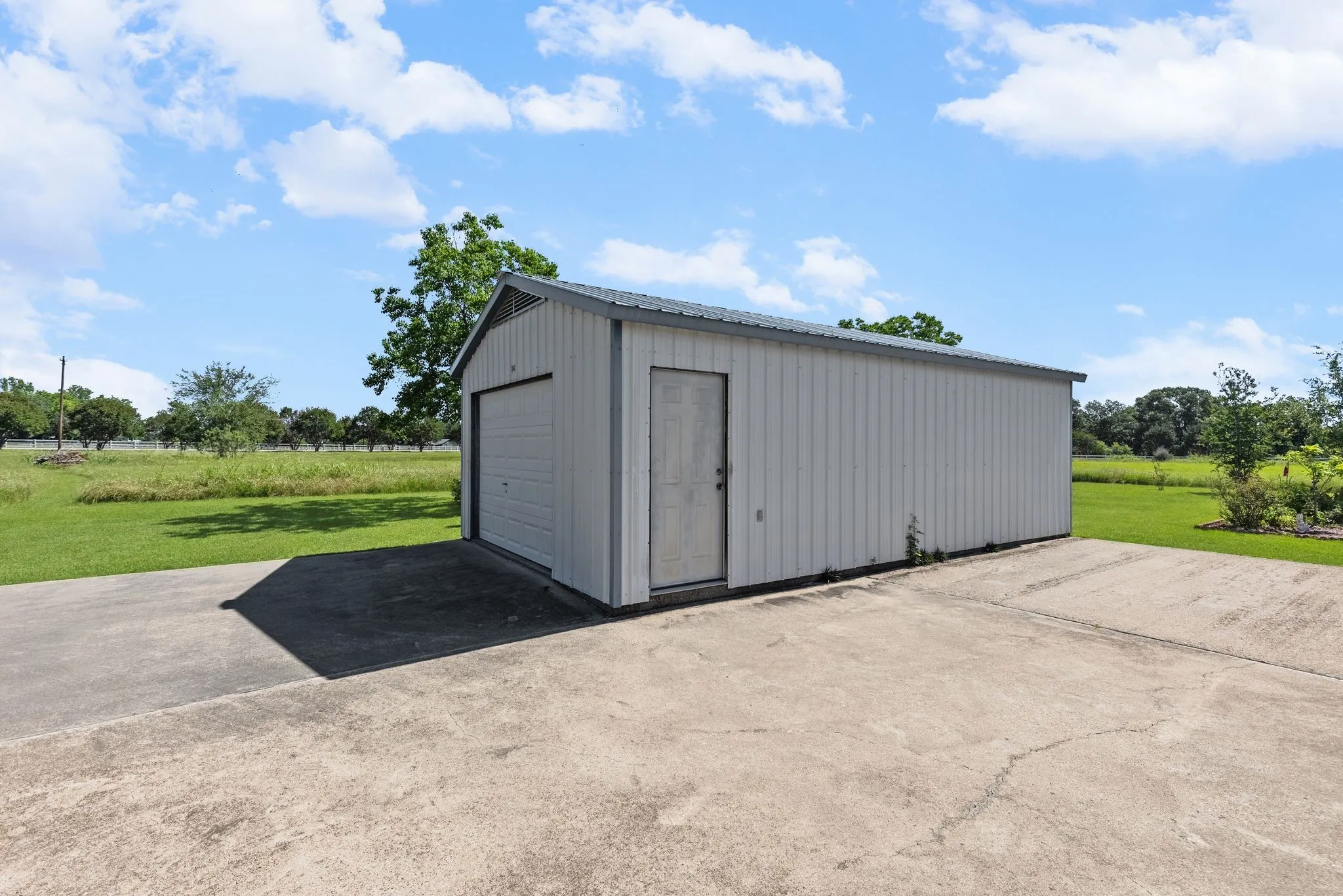 Single Family Residence For Sale in Rains County , 145 Rs County Road 3445, Emory, Texas 75440, 2 Bedrooms, 2 Bathrooms, 2 Garage spaces, 1,800 Sqft, built in 2004, Price $299,000, mls#21270106, Real Estate Agent in Emory, Homes For Sale in Rains county, Homes For Sale in Emory, Realtor in Emory Texas, Real Estate Brokerage Independent Realty Texas, Luminita Cordes Realtor