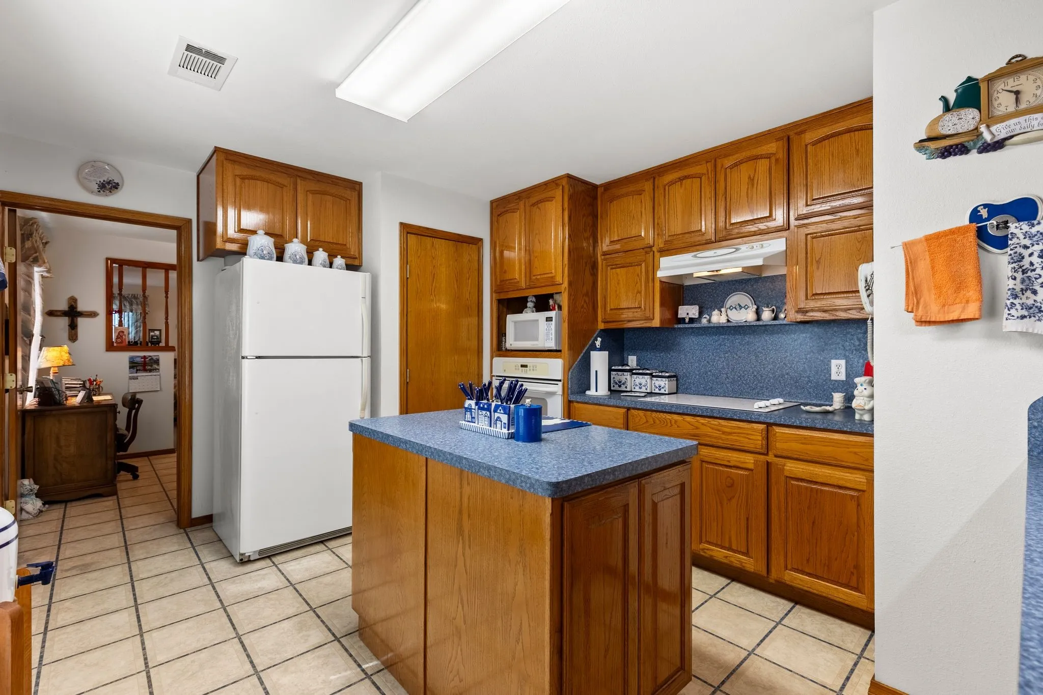 Single Family Residence For Sale in Rains County , 145 Rs County Road 3445, Emory, Texas 75440, 2 Bedrooms, 2 Bathrooms, 2 Garage spaces, 1,800 Sqft, built in 2004, Price $299,000, mls#21270106, Real Estate Agent in Emory, Homes For Sale in Rains county, Homes For Sale in Emory, Realtor in Emory Texas, Real Estate Brokerage Independent Realty Texas, Luminita Cordes Realtor