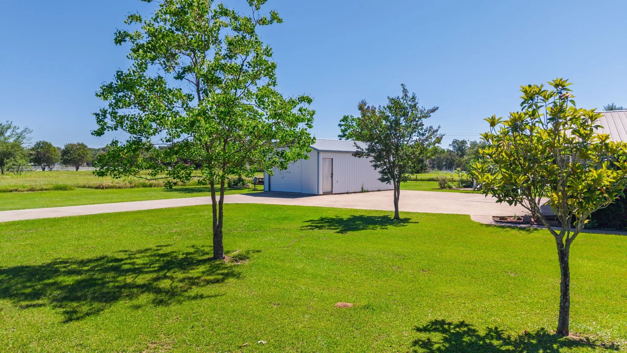 Single Family Residence For Sale in Rains County , 145 Rs County Road 3445, Emory, Texas 75440, 2 Bedrooms, 2 Bathrooms, 2 Garage spaces, 1,800 Sqft, built in 2004, Price $299,000, mls#21270106, Real Estate Agent in Emory, Homes For Sale in Rains county, Homes For Sale in Emory, Realtor in Emory Texas, Real Estate Brokerage Independent Realty Texas, Luminita Cordes Realtor