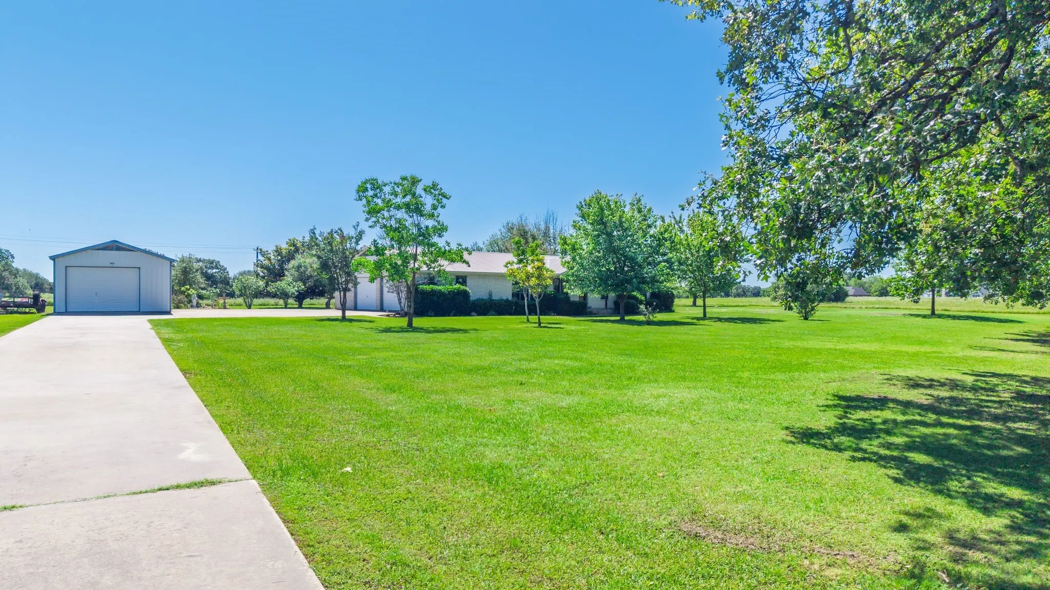 Single Family Residence For Sale in Rains County , 145 Rs County Road 3445, Emory, Texas 75440, 2 Bedrooms, 2 Bathrooms, 2 Garage spaces, 1,800 Sqft, built in 2004, Price $299,000, mls#21270106, Real Estate Agent in Emory, Homes For Sale in Rains county, Homes For Sale in Emory, Realtor in Emory Texas, Real Estate Brokerage Independent Realty Texas, Luminita Cordes Realtor