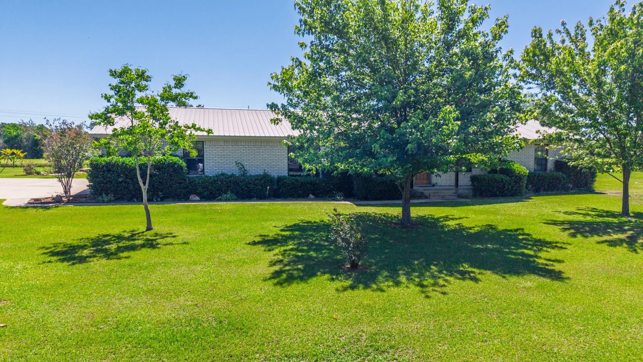 Single Family Residence For Sale in Rains County , 145 Rs County Road 3445, Emory, Texas 75440, 2 Bedrooms, 2 Bathrooms, 2 Garage spaces, 1,800 Sqft, built in 2004, Price $299,000, mls#21270106, Real Estate Agent in Emory, Homes For Sale in Rains county, Homes For Sale in Emory, Realtor in Emory Texas, Real Estate Brokerage Independent Realty Texas, Luminita Cordes Realtor