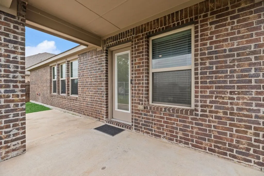 Extended covered back porch!