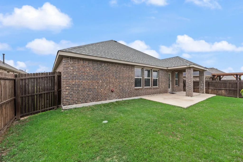 Single Family Residence For Sale in Denton County , 3508 Rio Grande Road, Little Elm, Texas 75068, 3 Bedroom, 2 Bathroom, 2 Garage spaces, 1,689 Sqft, built in 2018, mls#21270292, Real Estate Agent in Little Elm, Homes For Sale in Denton county, Homes For Sale in Little Elm, Realtor in Little Elm Texas, Real Estate Brokerage Independent Realty Texas, Luminita Cordes Realtor