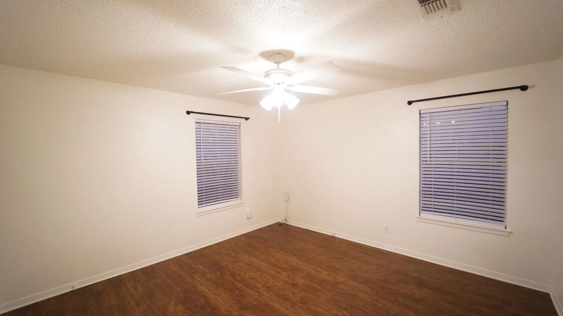 Single Family Residence For Sale in Parker County , 507 N Merrimac Street, Weatherford, Texas 76086, 3 Bedrooms, 1 Bathroom, 1 Garage spaces, 1,008 Sqft, built in 0, Price $229,000, mls#21268169, Real Estate Agent in Weatherford, Homes For Sale in Parker county, Homes For Sale in Weatherford, Realtor in Weatherford Texas, Real Estate Brokerage Independent Realty Texas, Luminita Cordes Realtor