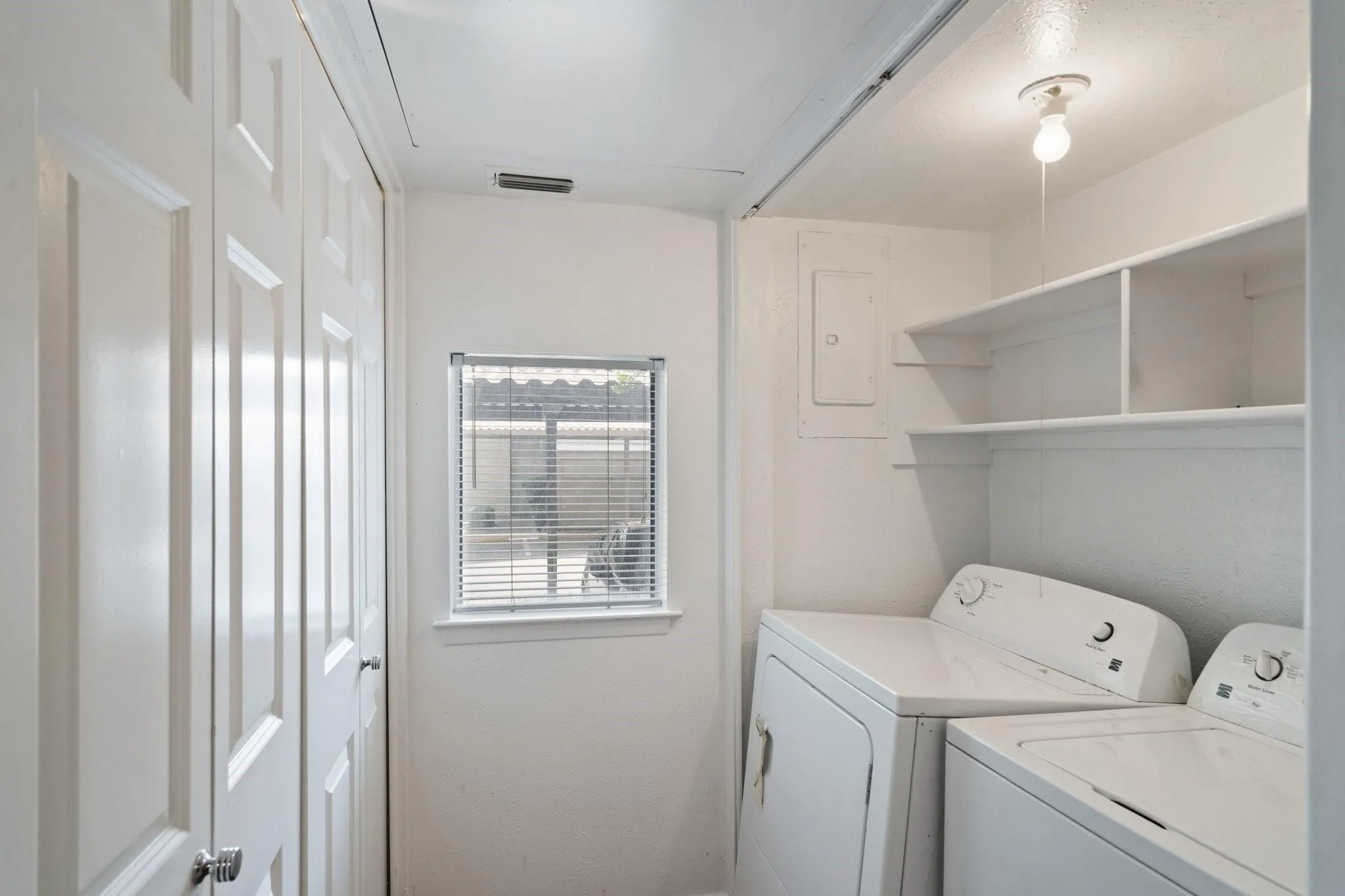 For Sale in Dallas County , 4543 N O Connor Road 1247, Irving, Texas 75062, 2 Bedroom, 3 Bathroom, Garage spaces, 0 Sqft, built in 1982, mls#21260111, Real Estate Agent in Irving, Homes For Sale in Dallas county, Homes For Sale in Irving, Realtor in Irving Texas, Real Estate Brokerage Independent Realty Texas, Luminita Cordes Realtor