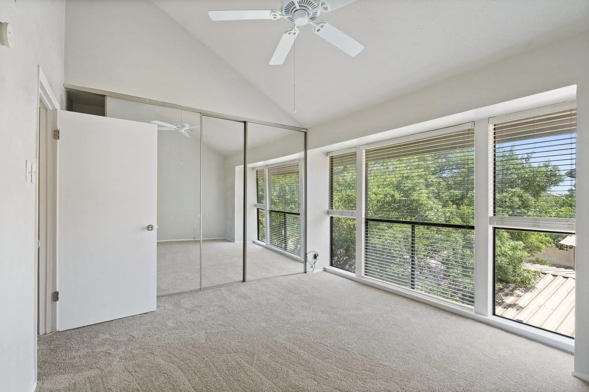 For Sale in Dallas County , 4543 N O Connor Road 1247, Irving, Texas 75062, 2 Bedroom, 3 Bathroom, Garage spaces, 0 Sqft, built in 1982, mls#21260111, Real Estate Agent in Irving, Homes For Sale in Dallas county, Homes For Sale in Irving, Realtor in Irving Texas, Real Estate Brokerage Independent Realty Texas, Luminita Cordes Realtor
