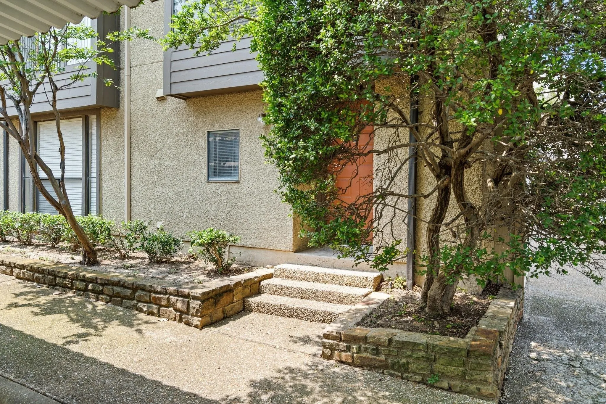 For Sale in Dallas County , 4543 N O Connor Road 1247, Irving, Texas 75062, 2 Bedroom, 3 Bathroom, Garage spaces, 0 Sqft, built in 1982, mls#21260111, Real Estate Agent in Irving, Homes For Sale in Dallas county, Homes For Sale in Irving, Realtor in Irving Texas, Real Estate Brokerage Independent Realty Texas, Luminita Cordes Realtor