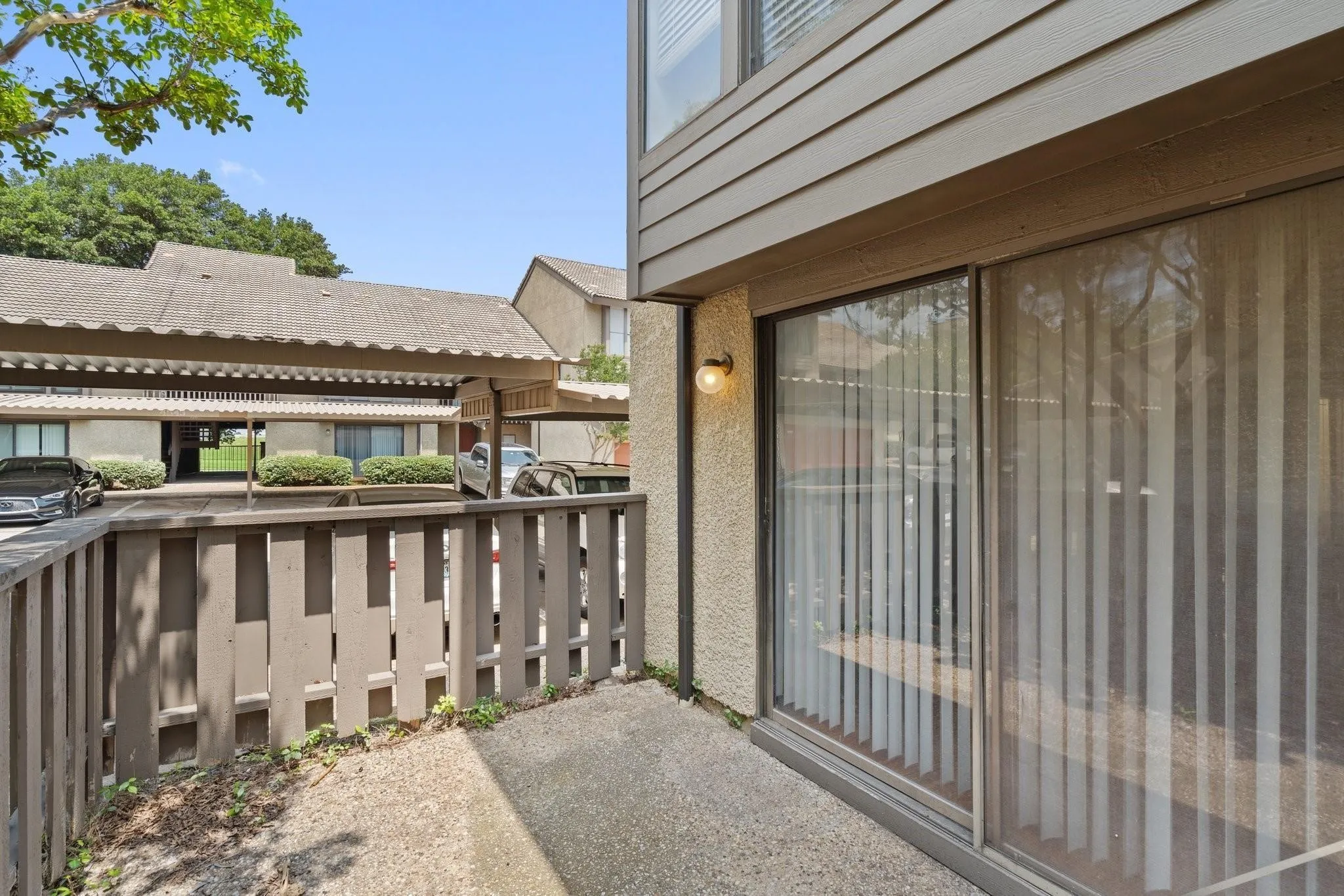 For Sale in Dallas County , 4543 N O Connor Road 1247, Irving, Texas 75062, 2 Bedroom, 3 Bathroom, Garage spaces, 0 Sqft, built in 1982, mls#21260111, Real Estate Agent in Irving, Homes For Sale in Dallas county, Homes For Sale in Irving, Realtor in Irving Texas, Real Estate Brokerage Independent Realty Texas, Luminita Cordes Realtor